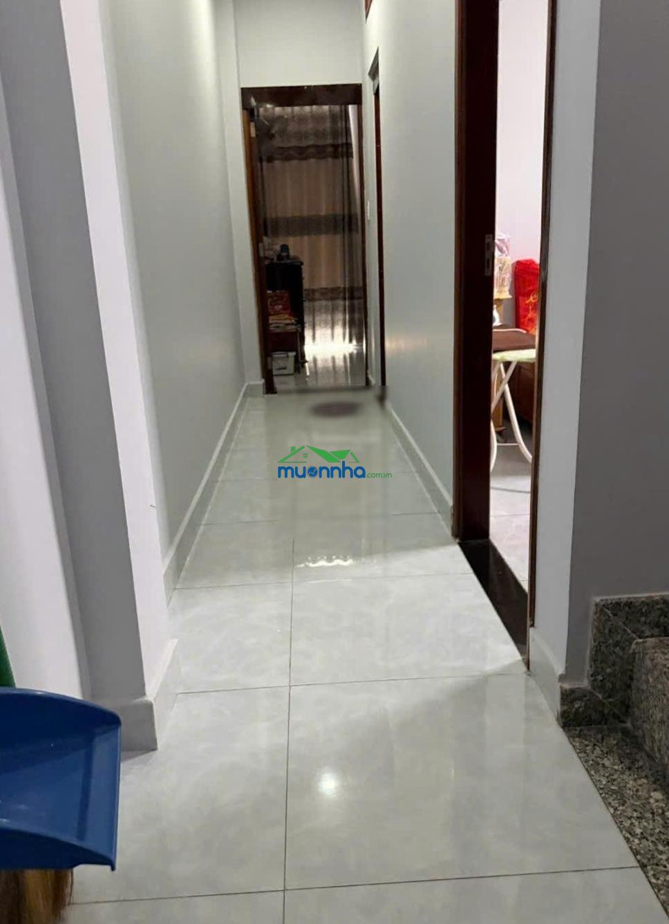 Nhà hxh phan văn trị, gv. gần siêu thị emart. 4m x 14m. cn 53m². 2 lầu + st. 7,5 tỷ tl