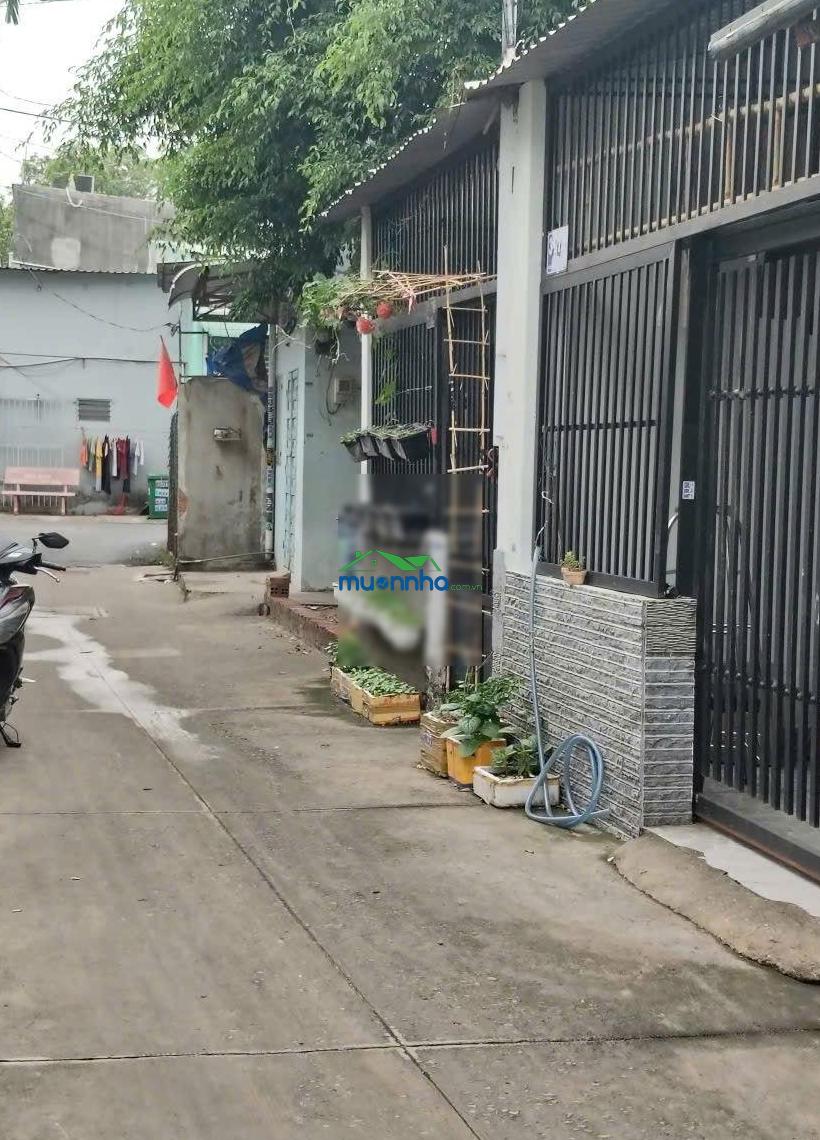 Bán nhà hxh 3tỷ3, 4*20m, đường phan văn hớn - 2