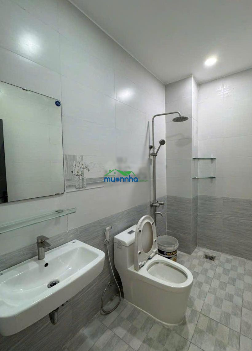 Nhà bán hxh kênh tân hóa dt 5x15m, 1 tr 2 lầu st giá 9 tỷ 6 tl
