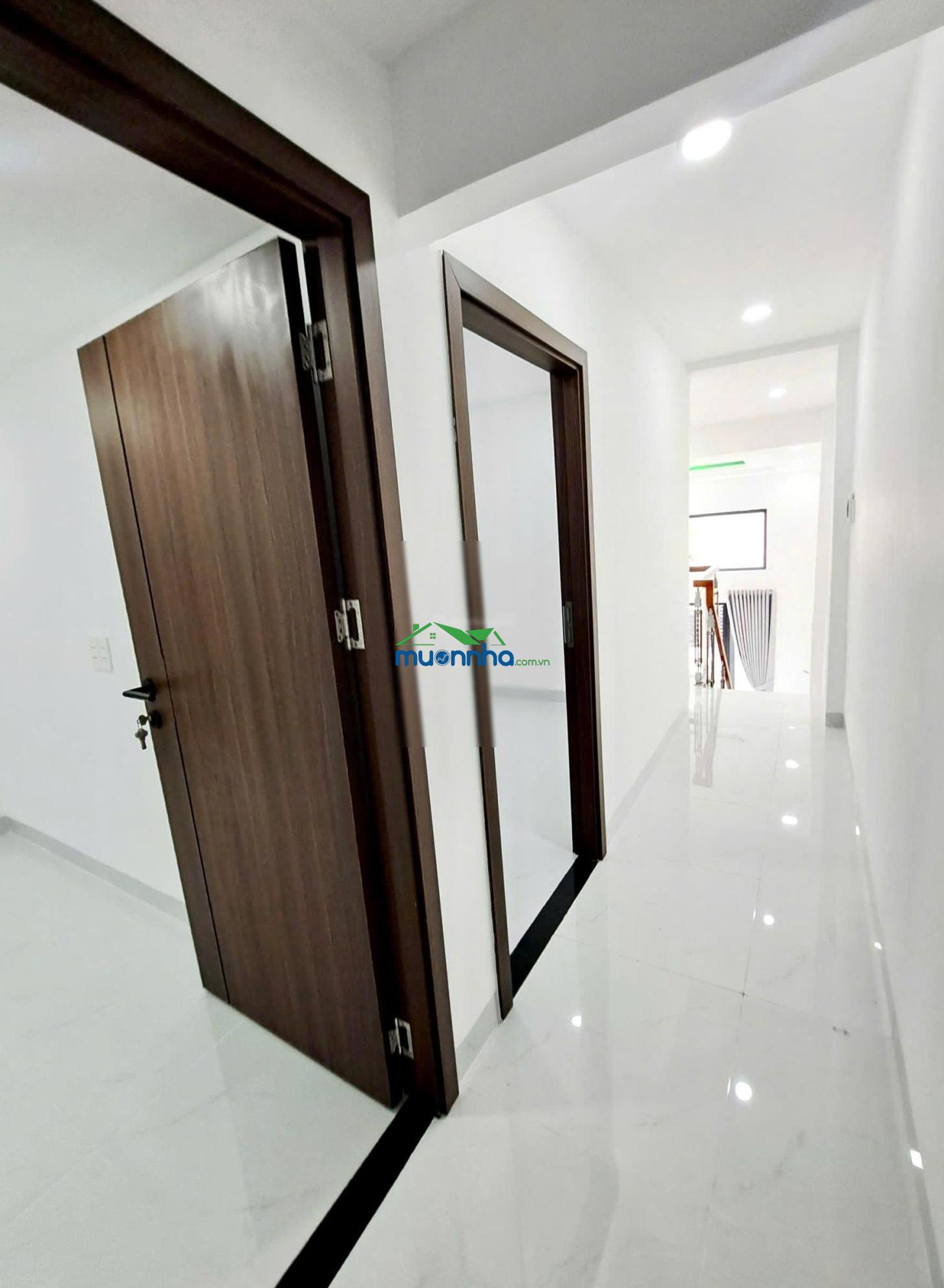 Bán nhà nguyễn ảnh thủ 5.4x18m xây 2 tầng 4pn có sân trước nhà rộng rãi. giá 5.65 tỷ tl