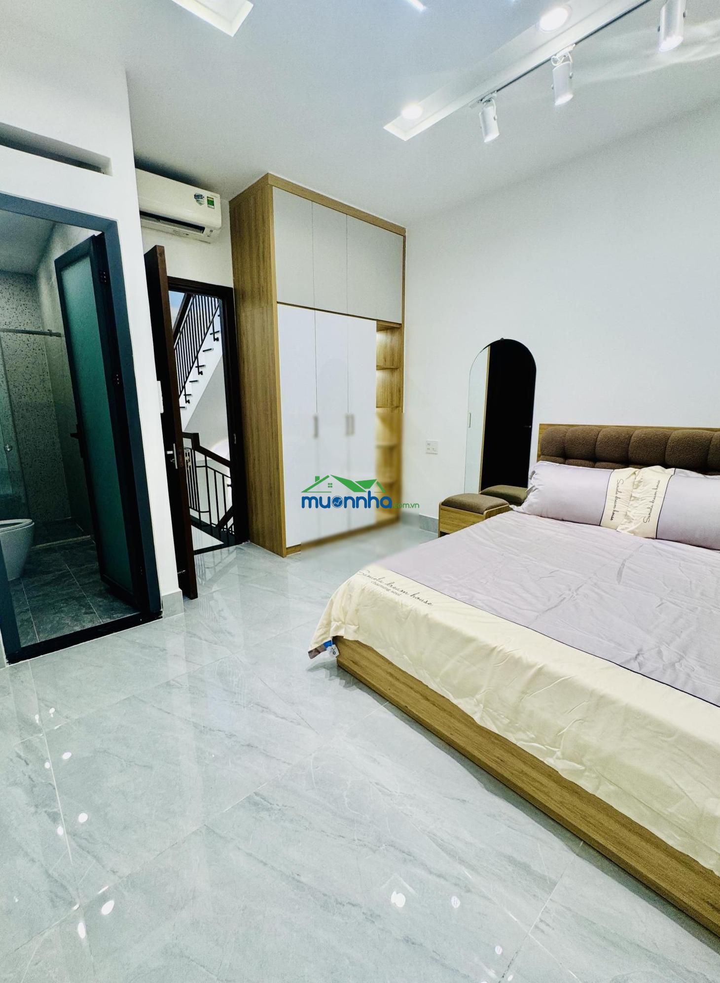 Bán nhà mới p.8 quang trung 4 tầng, xe hơi ngủ trong nhà, 67m2 (4.2*16), ngay chợ hạnh thông tây