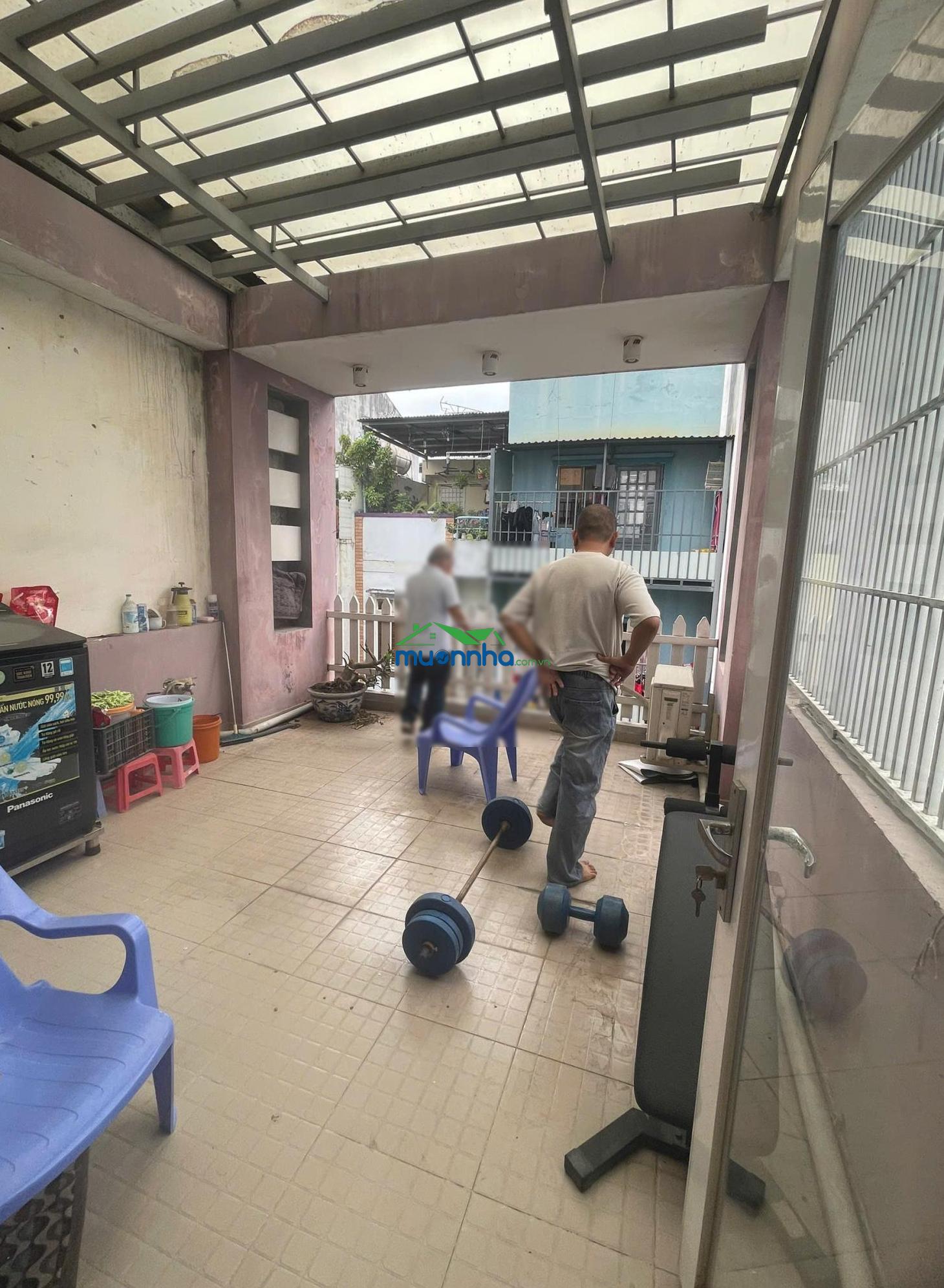 Nhà 4 tầng khu vip thành thái. dt chuẩn 4*19m. khu nb bàn cờ 8m. giá 15,9 tỷ thương lượng