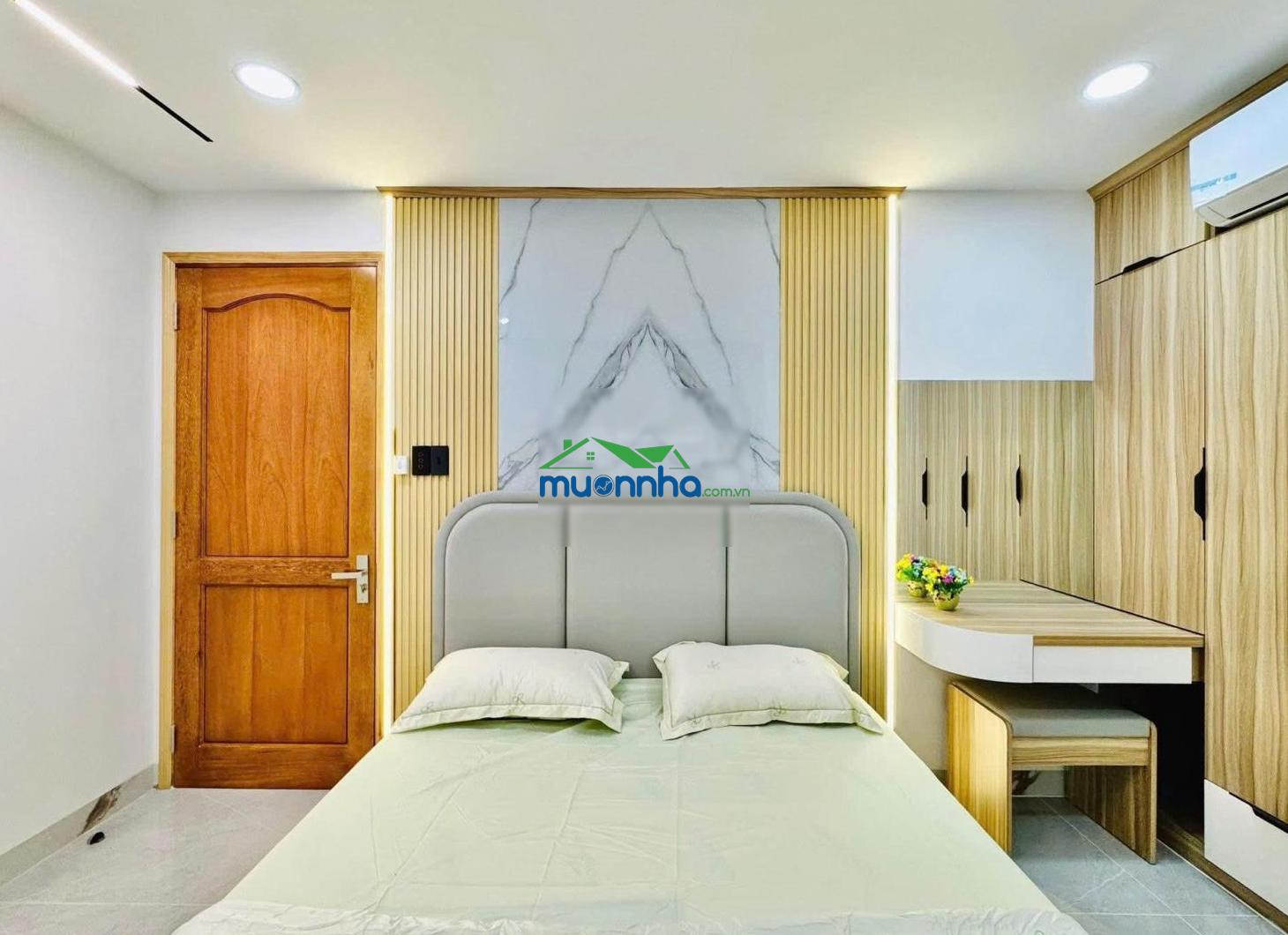 Căn nhà siêu phẩm giá 2 ty900tr nằm khúc cao đức lân, q2 dt 70m2, hẻm xe hơi 6m, hđ thuê 19tr. shr - 2