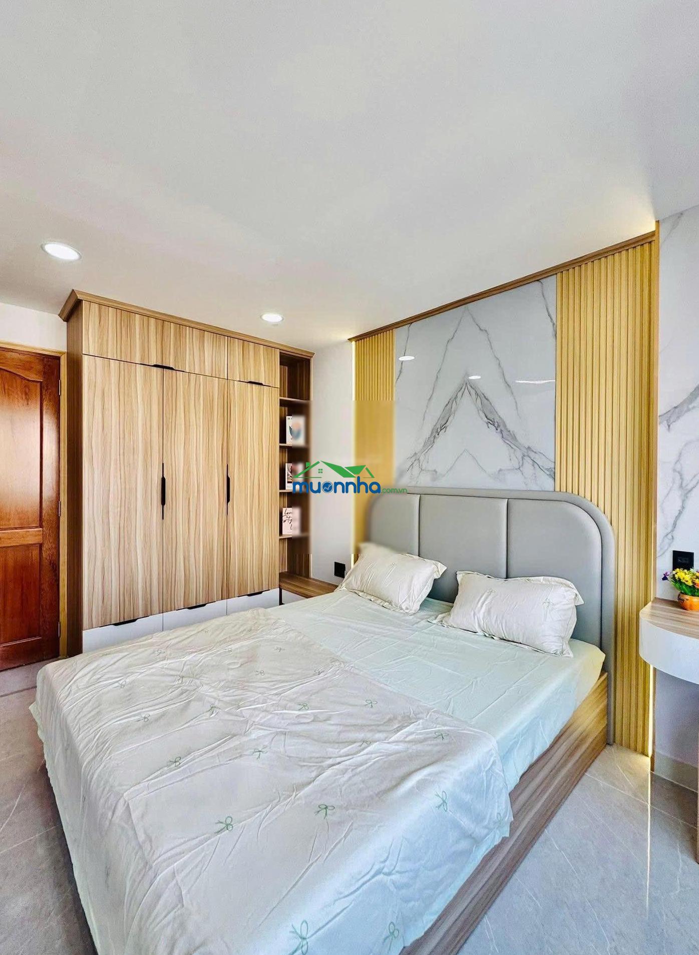 Căn nhà siêu phẩm giá 2 ty900tr nằm khúc cao đức lân, q2 dt 70m2, hẻm xe hơi 6m, hđ thuê 19tr. shr