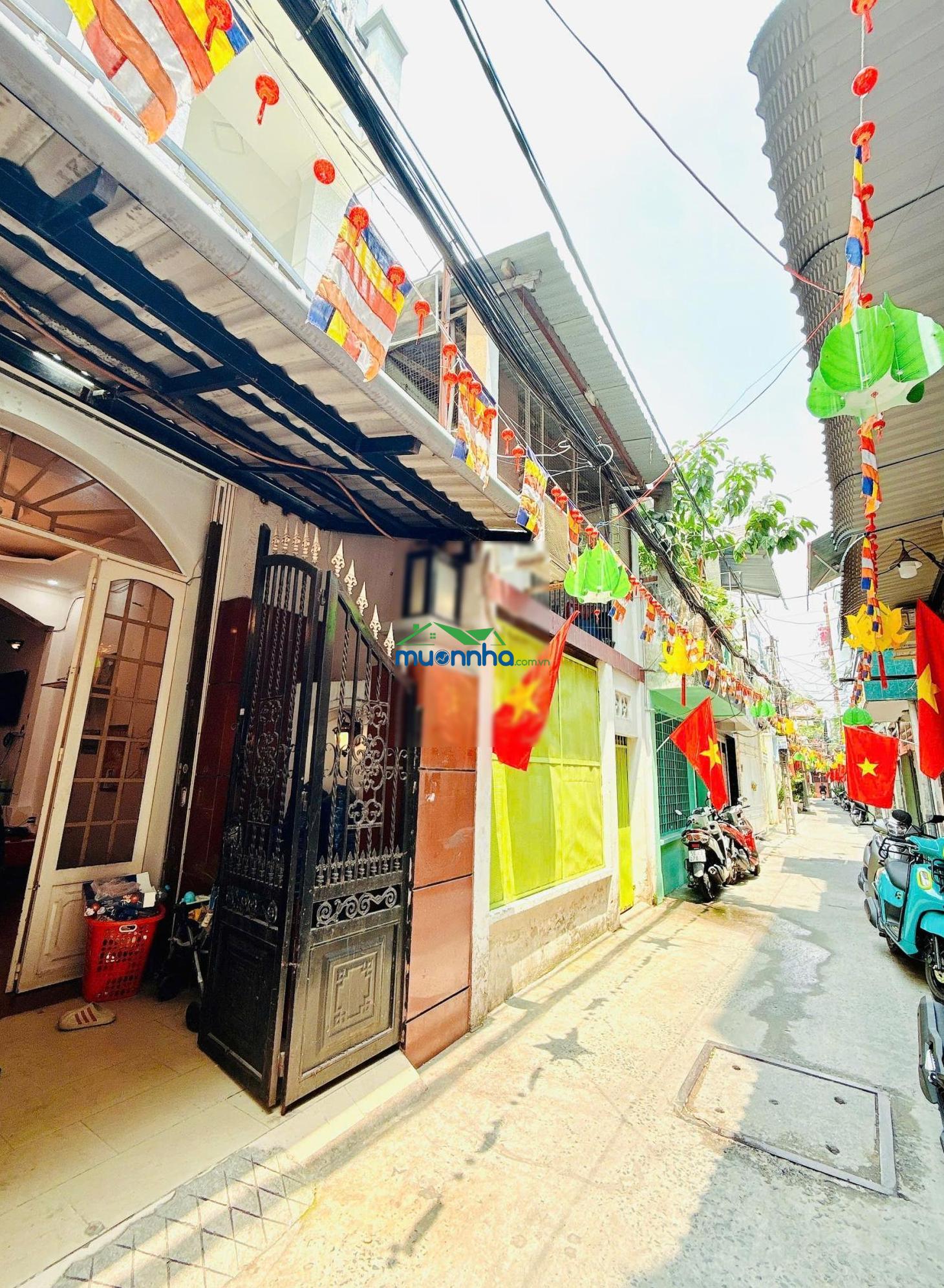 Nhà dt đẹp (4x14m), gần mặt tiền, xây dựng 3 tầng, âu dương lân, p3, q8