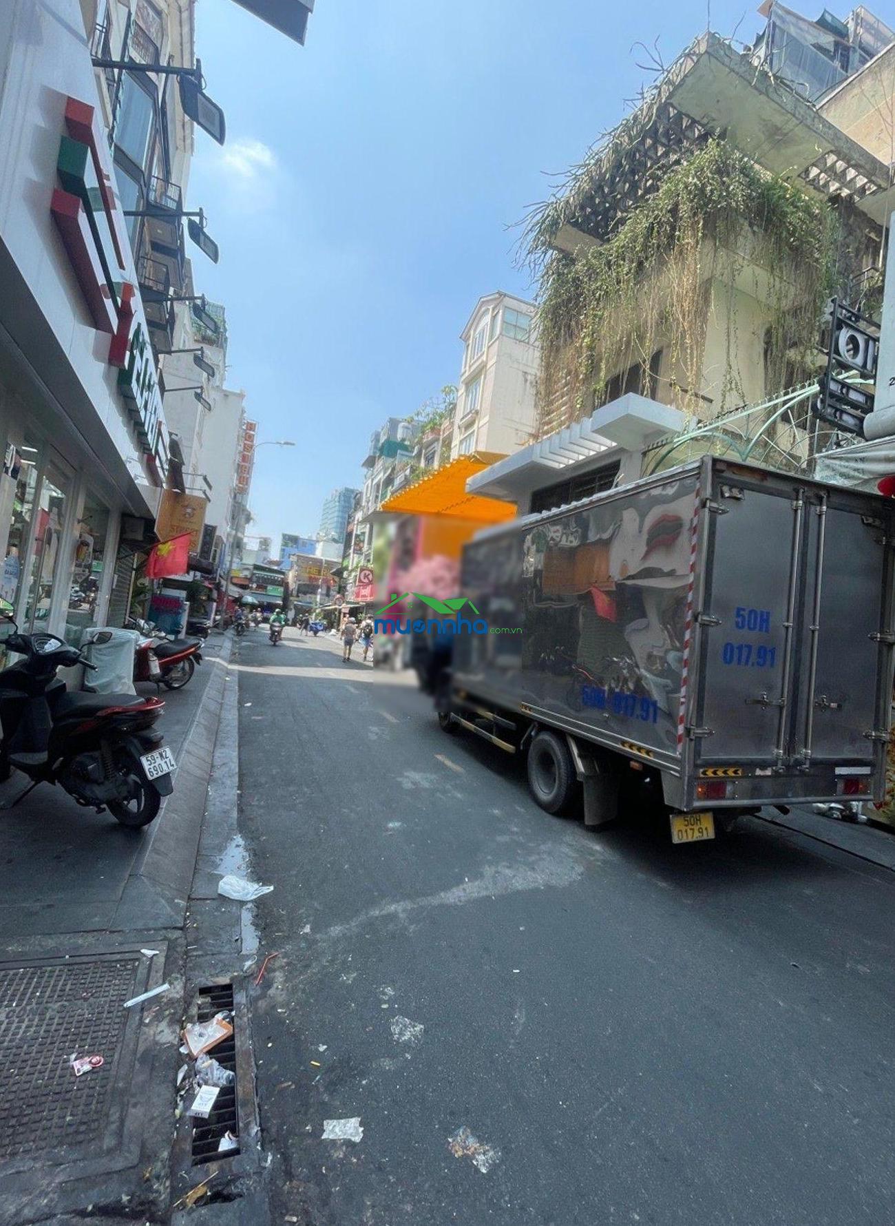 Quận 1, đỗ quang đẩu - 3pn2wc - giá: 6,5tỷ - công nhận 39m2, ngang 4,36m. lh: vân 0388 515 ***