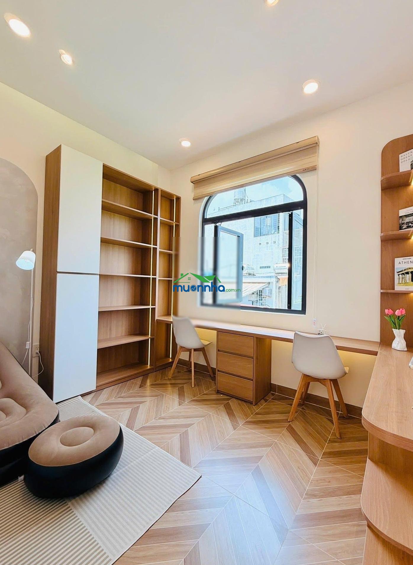 Bán nhà diện tích lớn giá lại rẻ ở liền