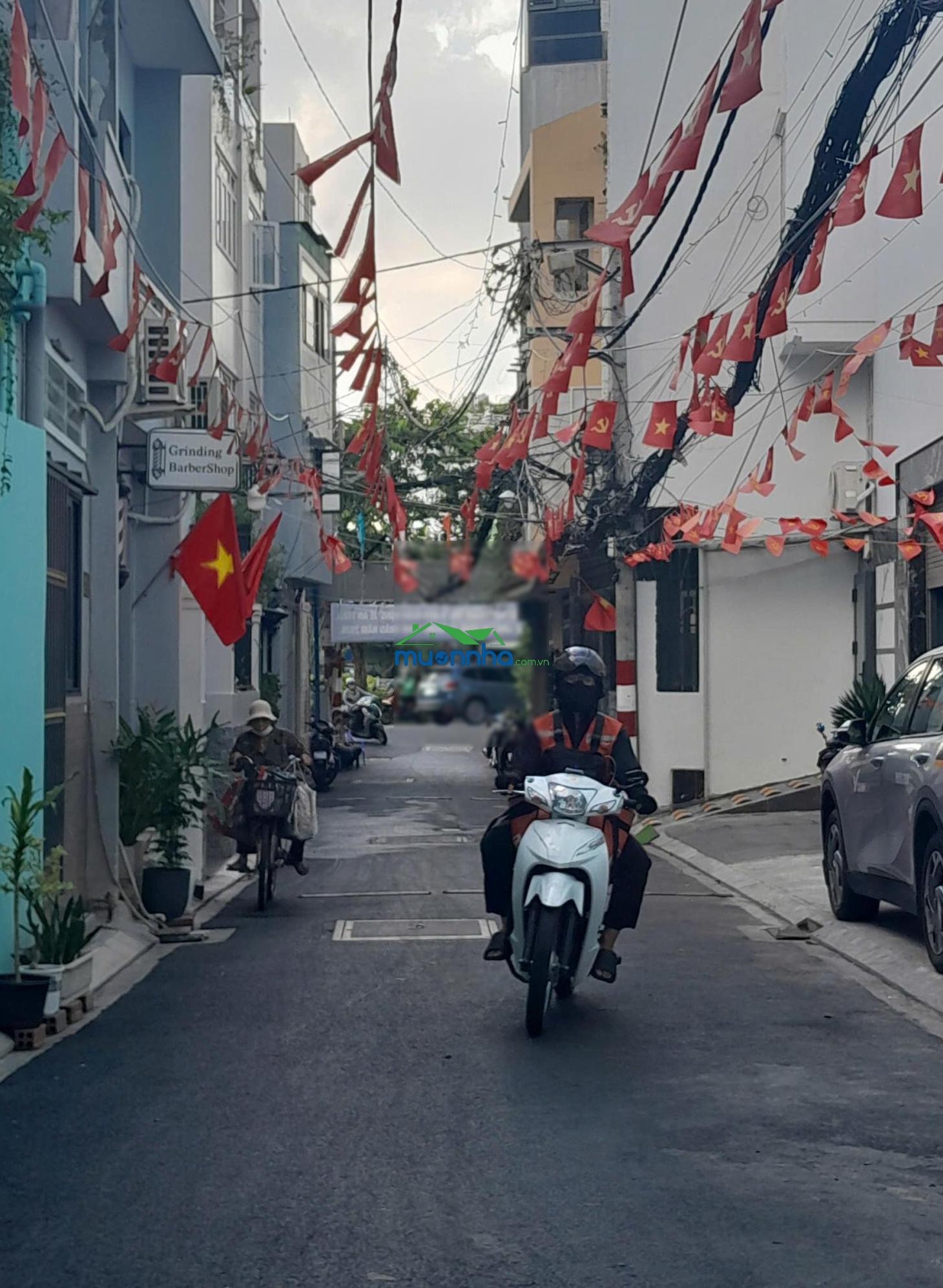Hẻm xe hơi thẳng trục trường sa - gần khu phan xích long - phú nhuận - 62m2 - sát mặt tiền - 4