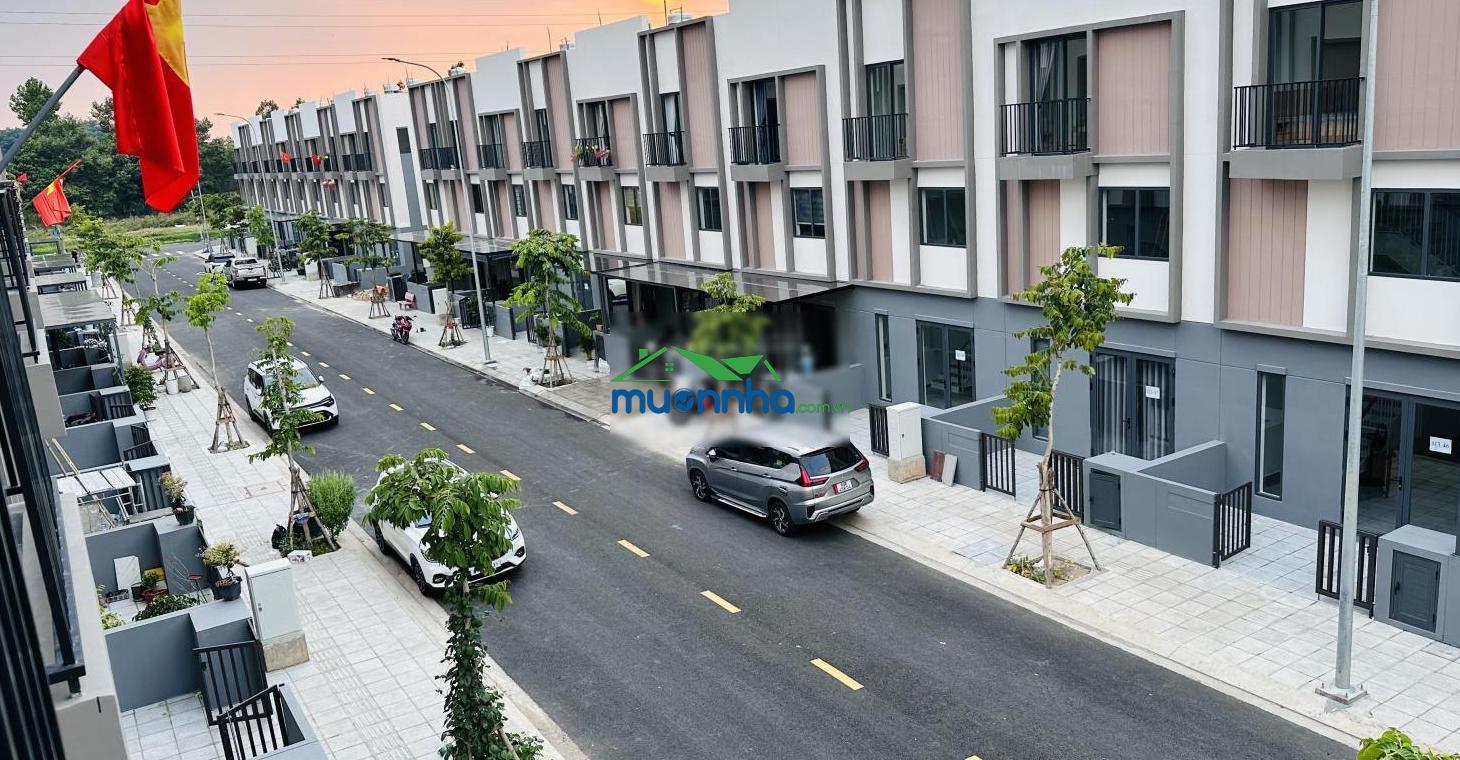 Cho thuê nhà mới, nguyên căn khome new city, 3pn, 3wc, full nội thất, kế mảng xanh và trường học