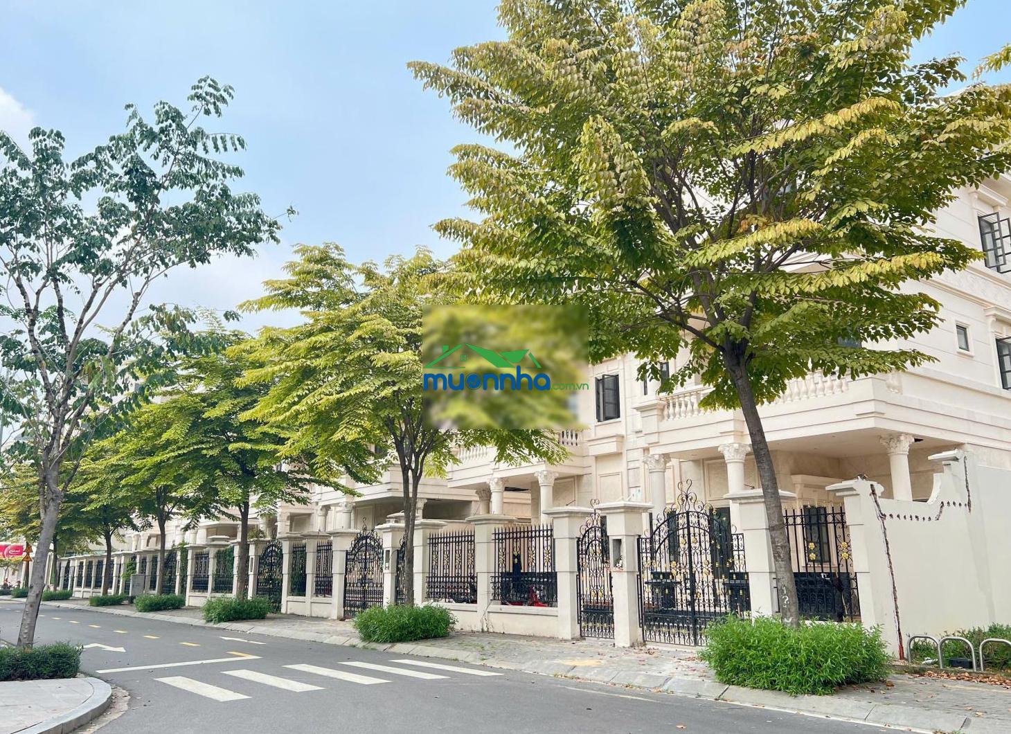 Cần bán biệt thự view công viên giá tốt nhất chỉ 48 tỷ.lh 0985 323 ***