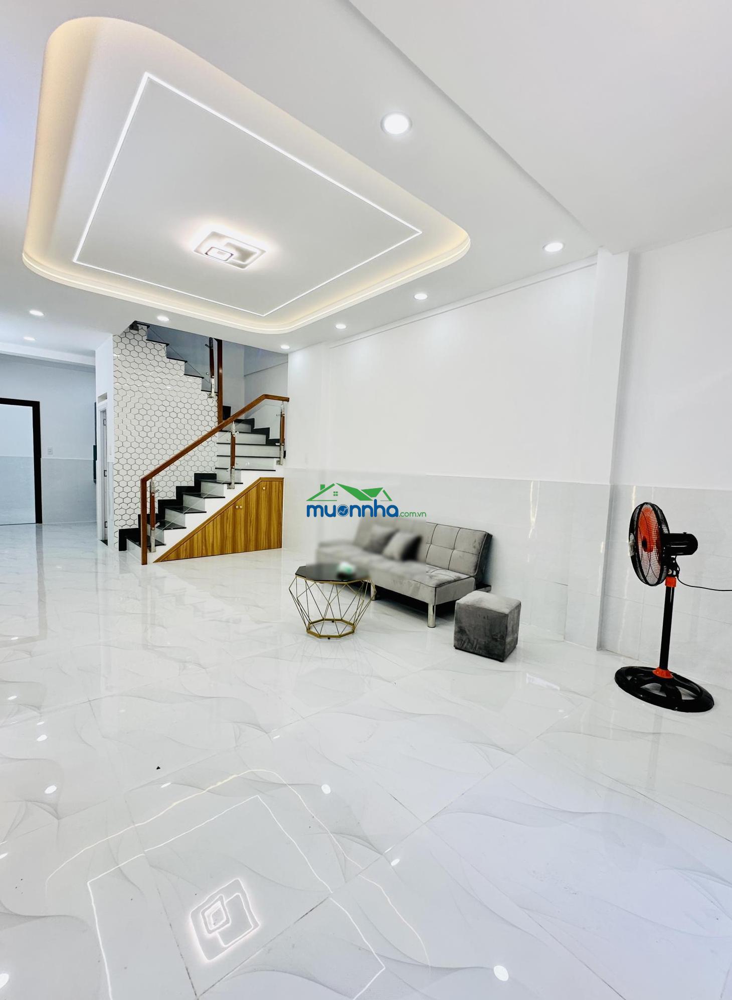 Đường 6m thông, nguyễn sơn, dt: 4x15, nhà 2 tầng 3pn