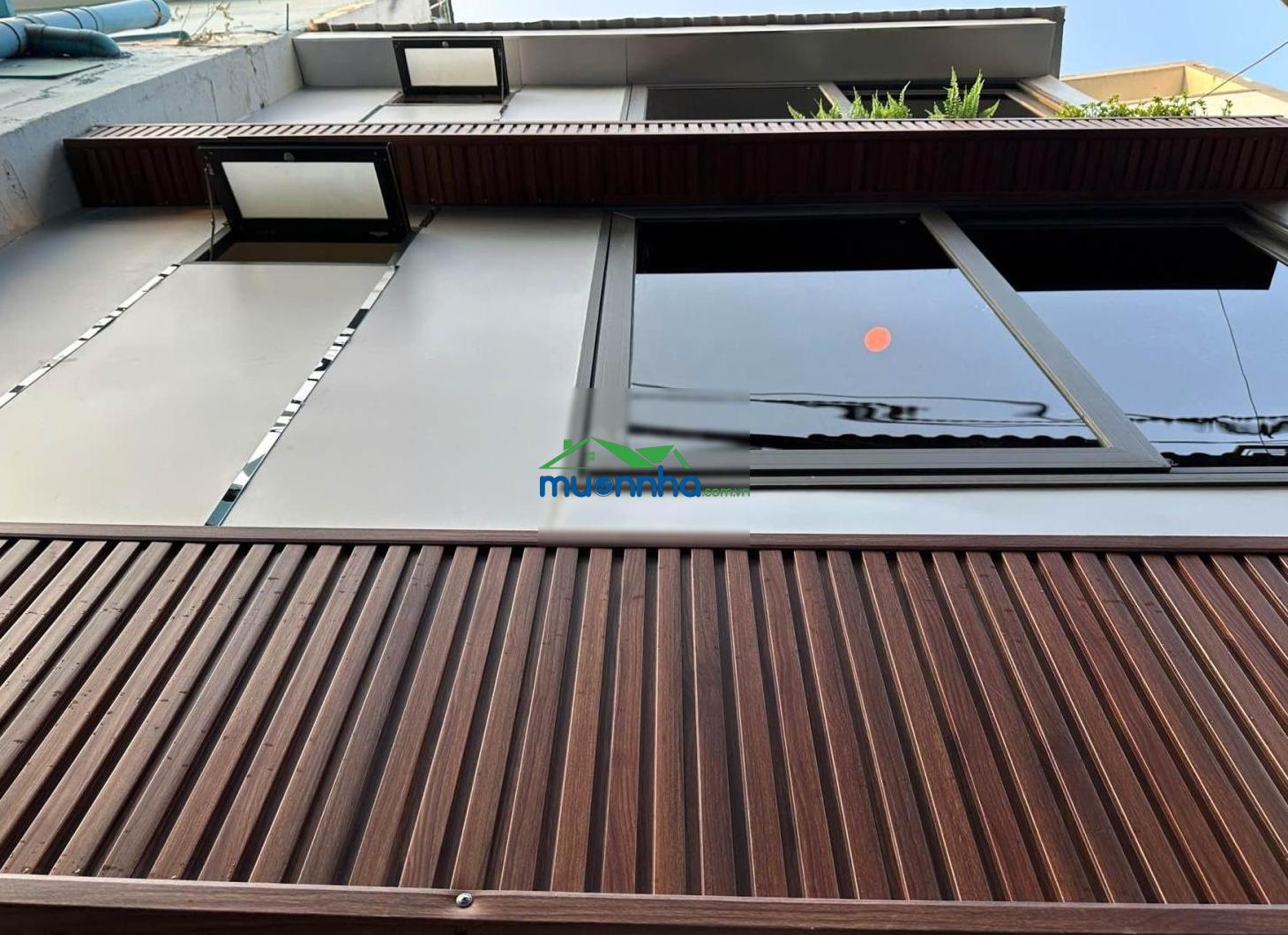 Nhỉnh 1 tỷ hẻm xe hơi cách 1 căn ra mt xô viết nghệ tĩnh. dtsd 34m2 x 3 tầng