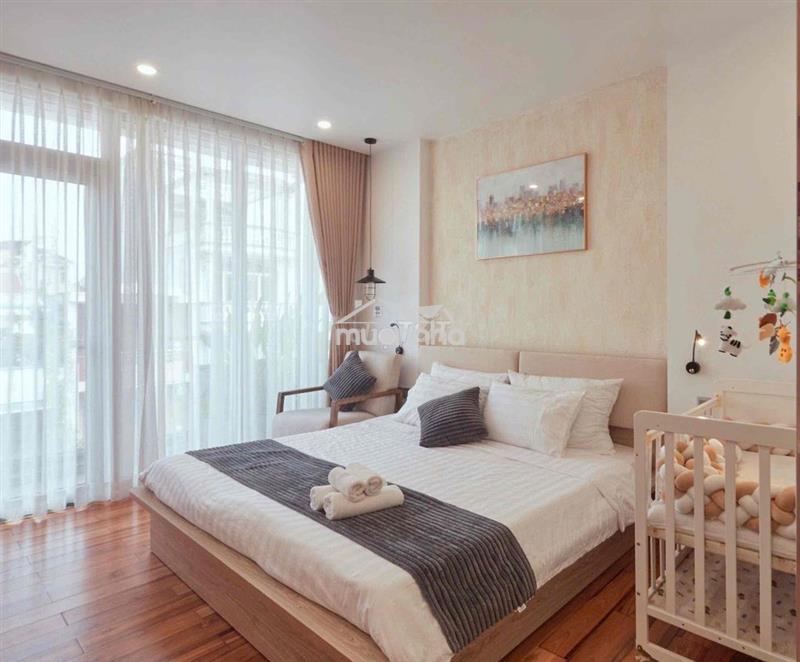 Studio/ban công lớn - gần hai bà trưng q1, mới như hình 100%