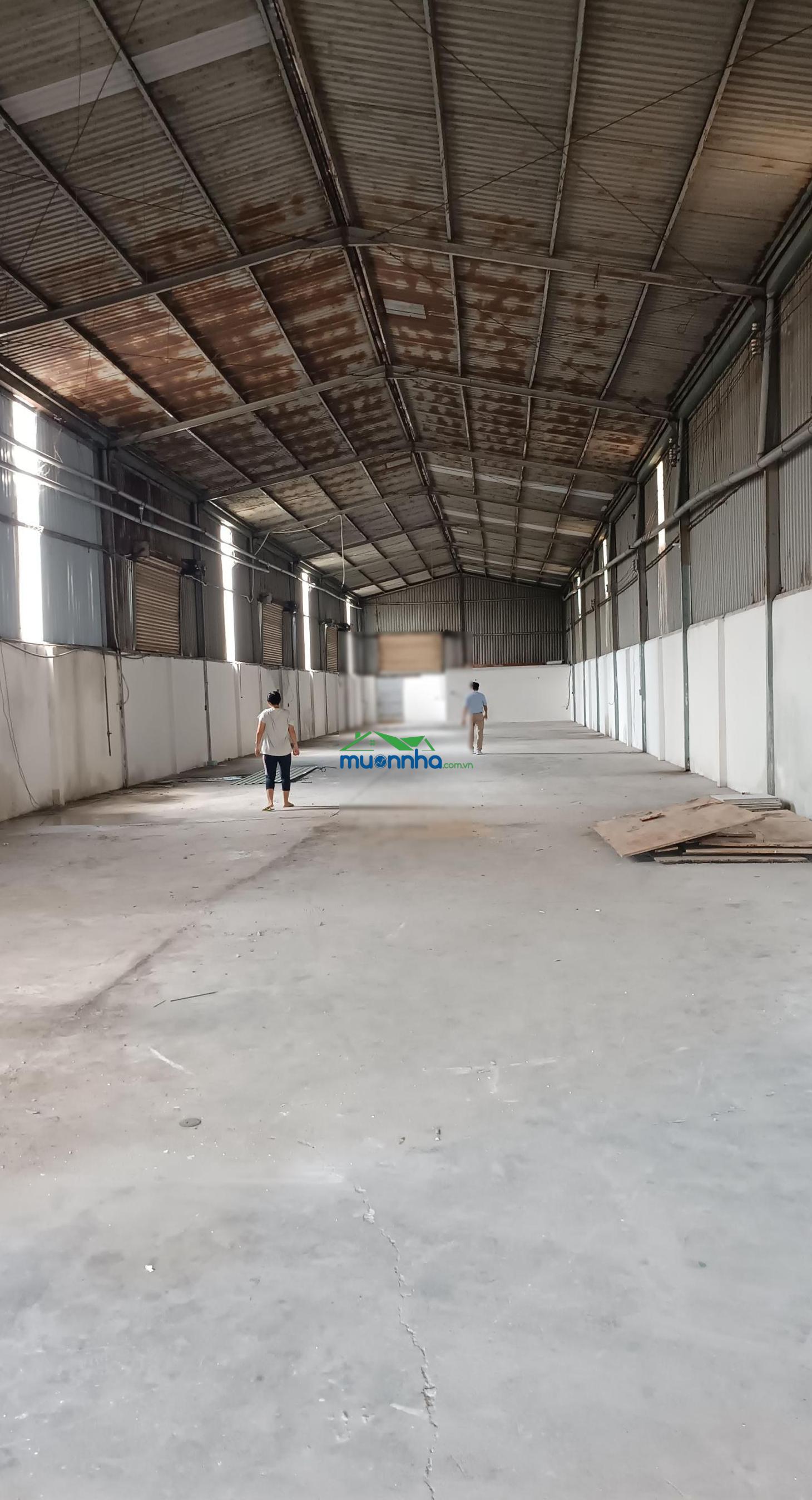 Cho thuê kho xưởng 700m2. giá 30 triệu/tháng. tân vĩnh hiệp, tân uyên, bình dương. lh 0934 794 ***