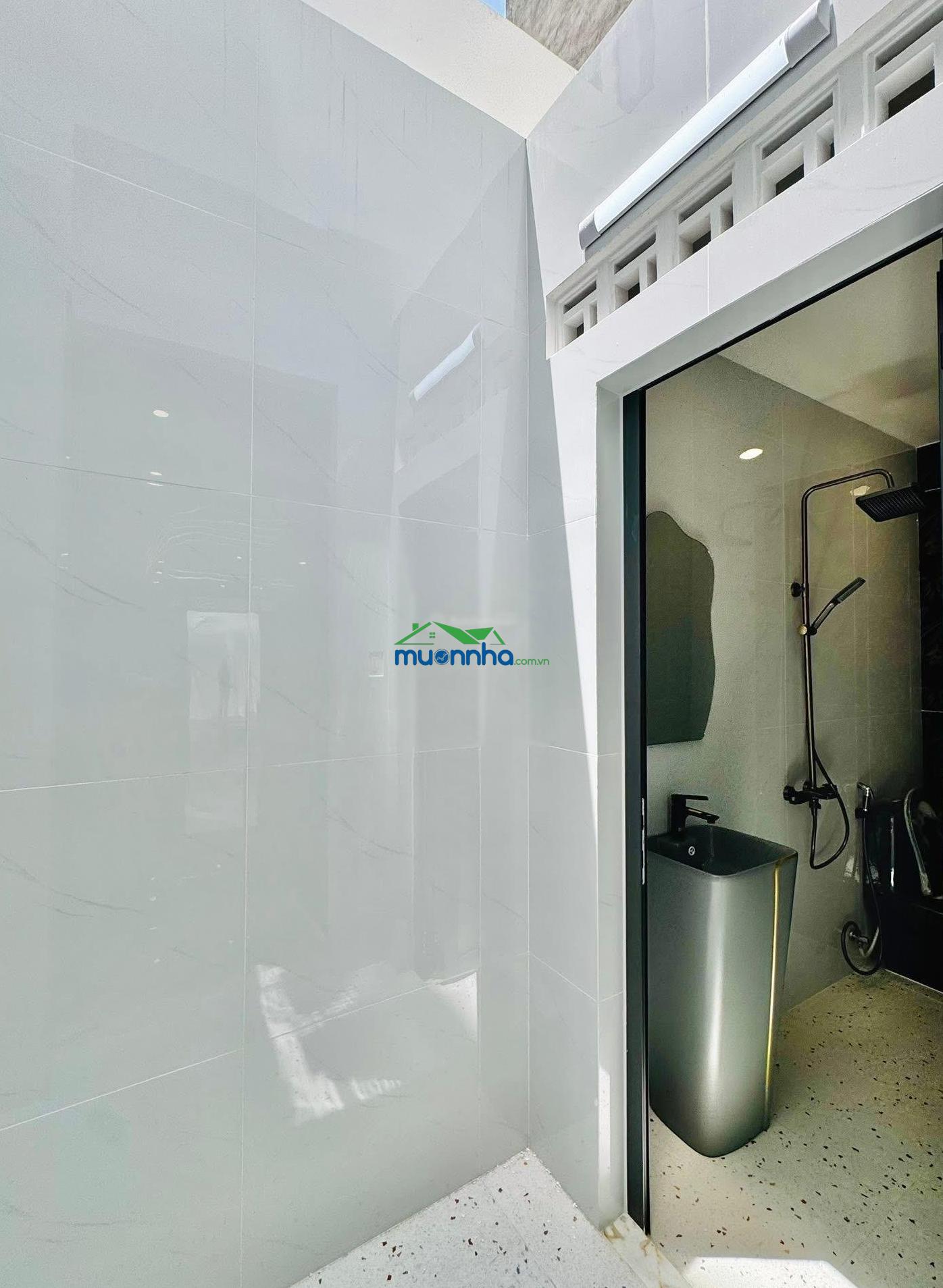 Kẹt tiền bán nhà đường 6m nguyễn thông-p9-q3 71m2 cho thuê 26tr gần ga sài gòn