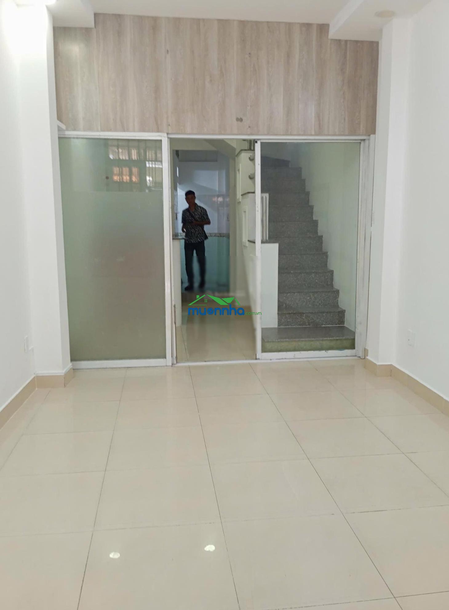 Nhà đẹp ở ngay vị trí đắt địa - chi cục thuế q8 - dt 42m2 ngang 3,7m, chỉ 3,2tỷ - 4