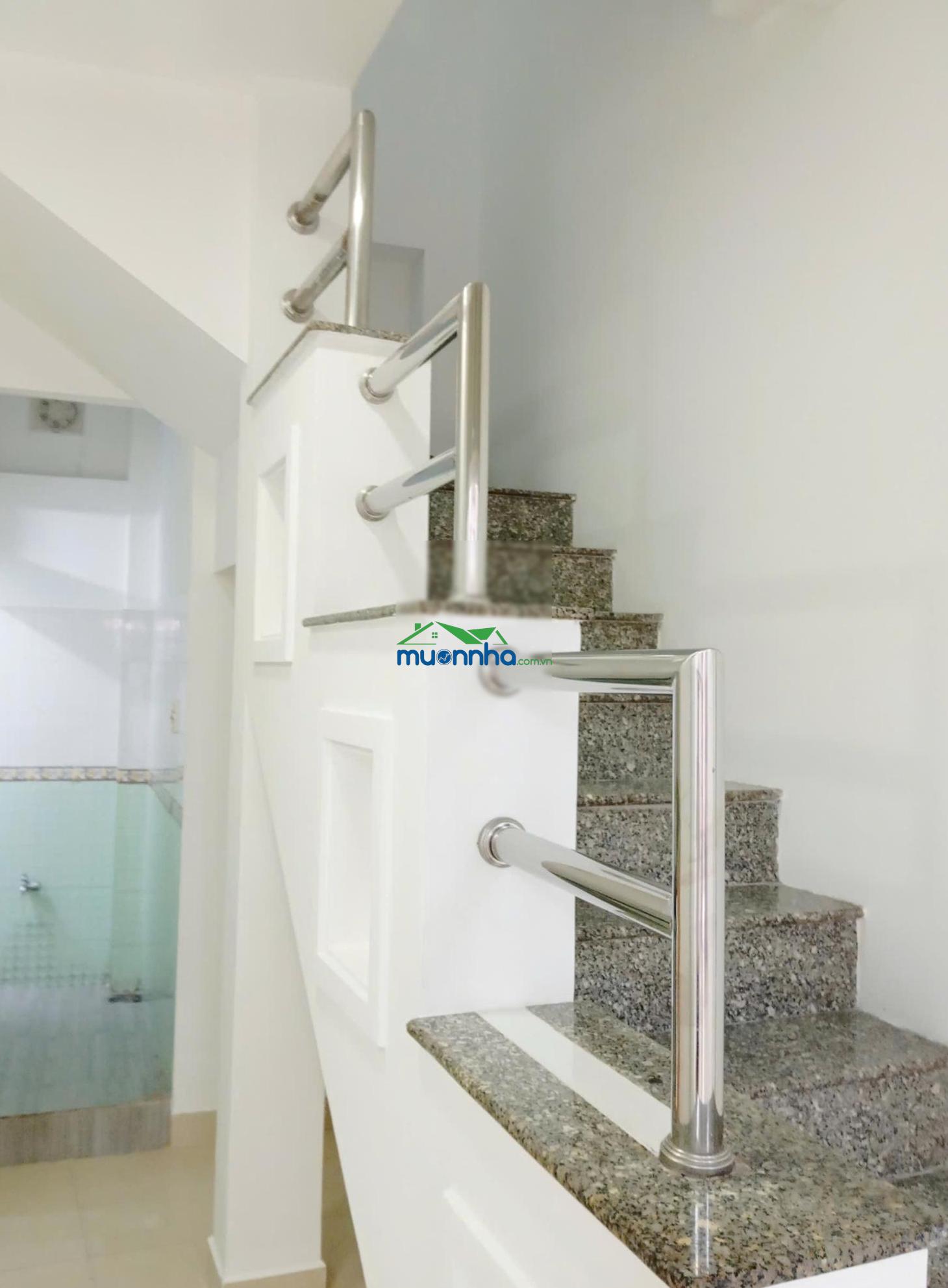 Nhà đẹp ở ngay vị trí đắt địa - chi cục thuế q8 - dt 42m2 ngang 3,7m, chỉ 3,2tỷ - 2