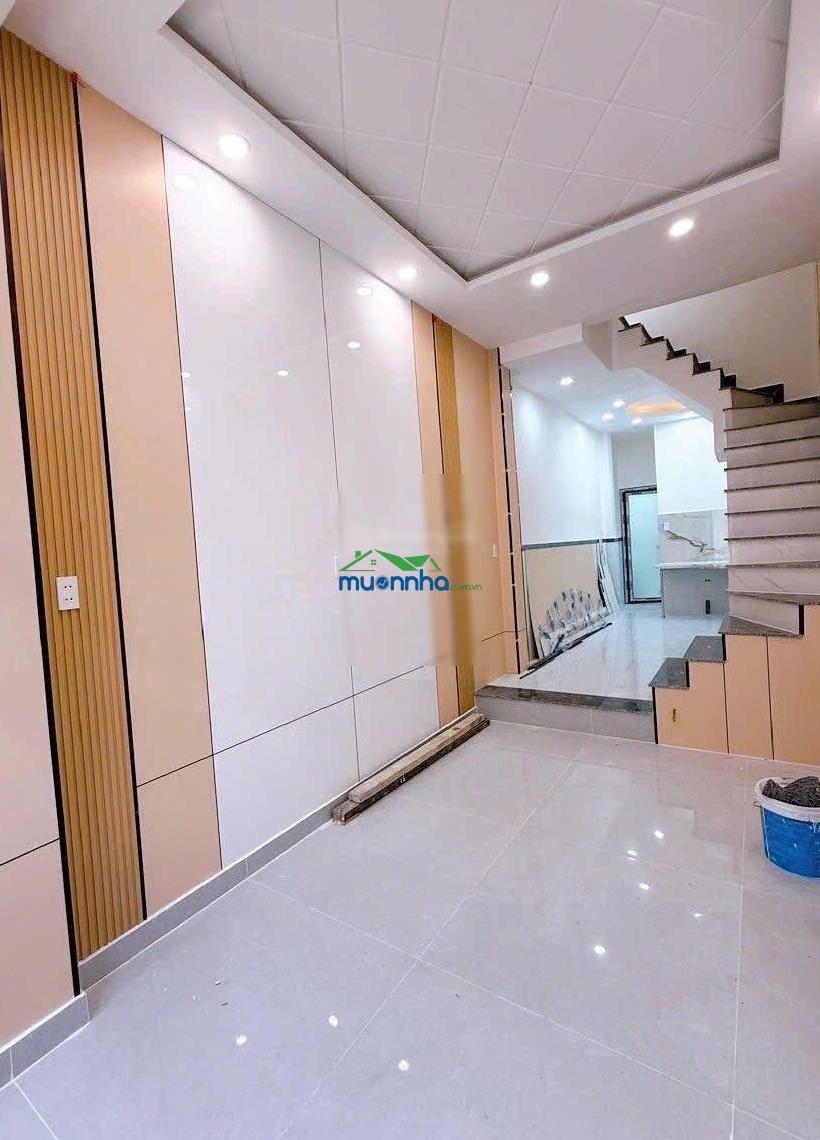 Bán nhà giá tốt trung tâm đoàn văn bơ 4 tầng sổ vuông 50m2 5,55 tỷ tlcc