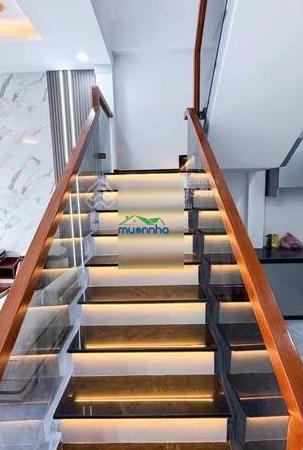 Bán nhà nơ trang long bình thạnh 56m2, ô tô đỗ cửa, sổ hoàn công đủ, hỗ trợ vay 80%, giá chỉ 6 tỷ
