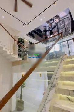 Bán gấp nhà đường diên hồng, quận bình thạnh, giá 4,6 tỷ, dt 85m2, đang cho thuê 22tr, giáp q1 - 4