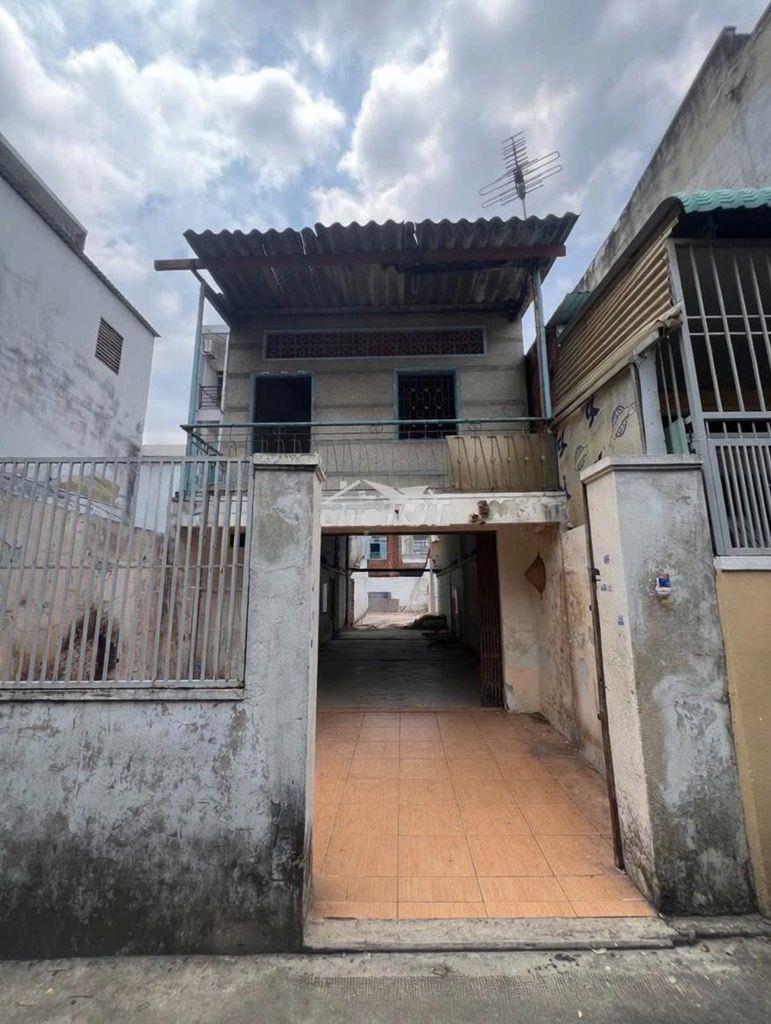 Bán nhà nát tiện xây chdv ,  114 m2 , lô góc ko lộ giới , chỉ 7tỷ900