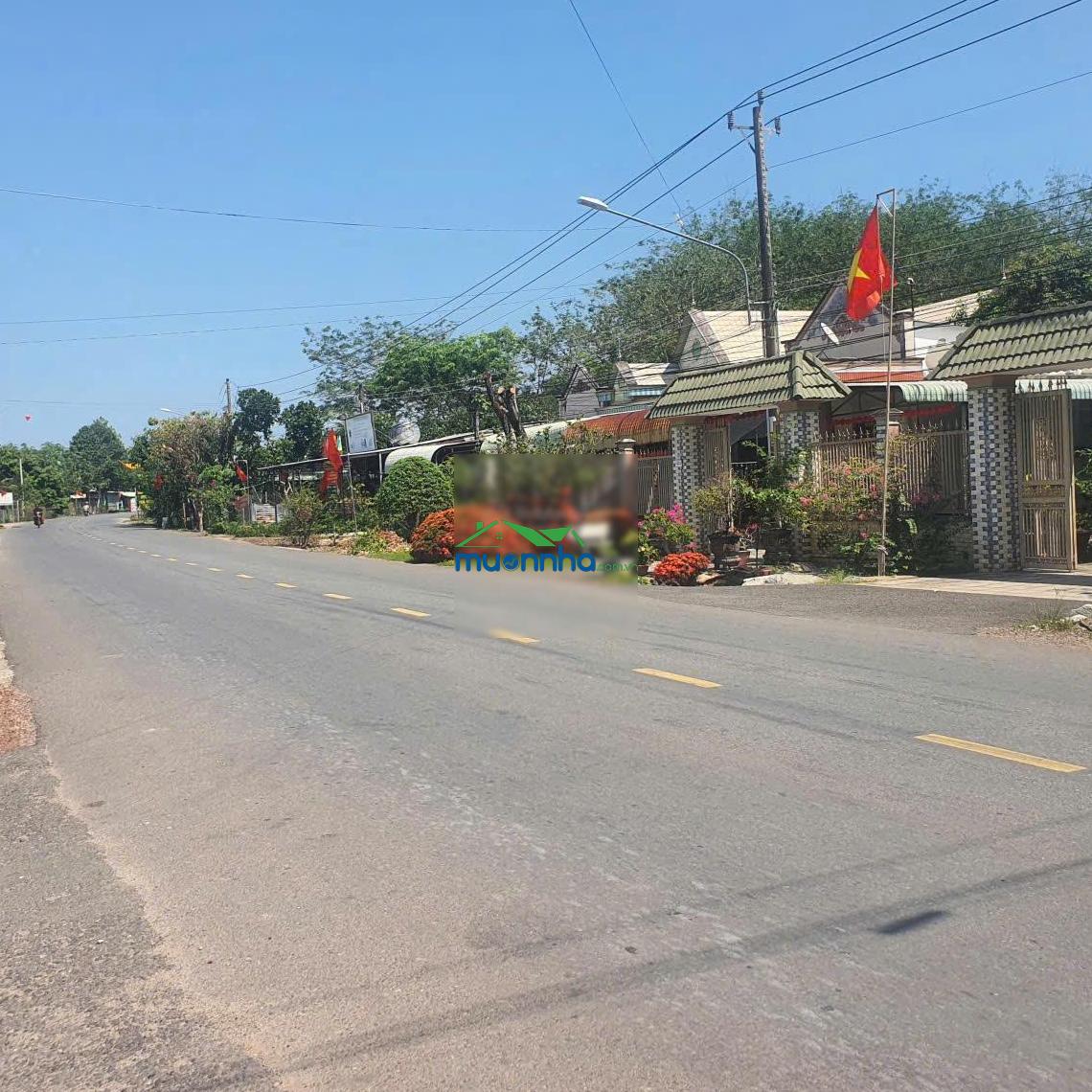Bán đất mt tiện kinh doanh ngay chợ. dt: 528m2 (10*50) có 101m2 thổ cư