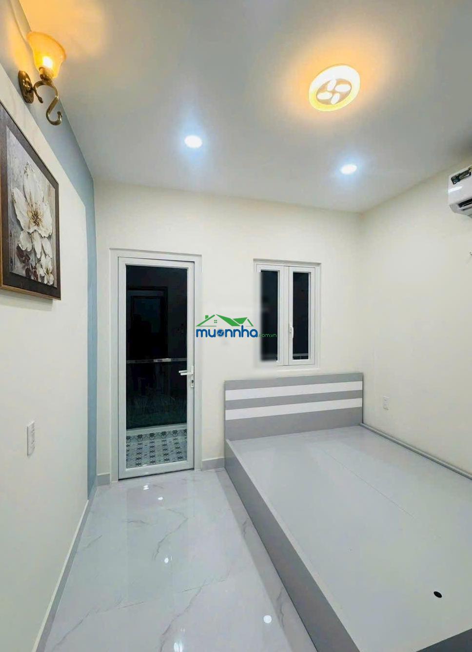 Nhà đẹp 3 tầng có 4 phòng ngủ, tặng nội thất. sát mặt tiền 591/10 bình thới