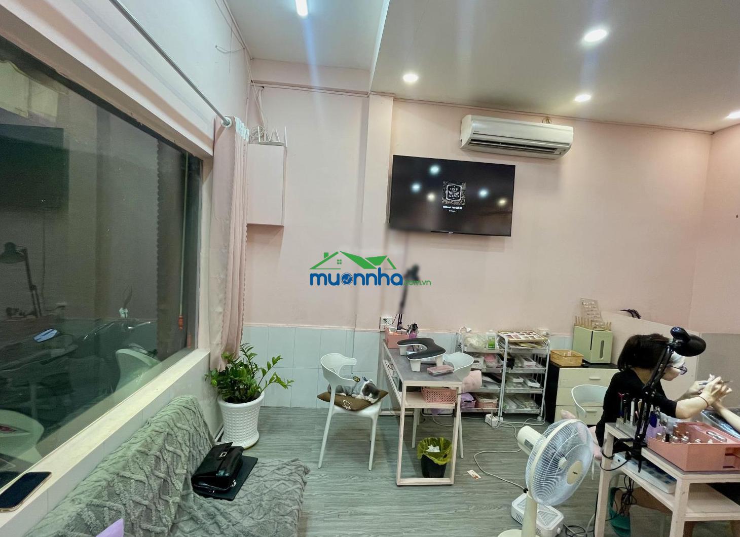 Cần bán gấp nên hạ sâu. gần mặt tiền, ngang 4.8m chuẩn kết cấu nở hậu nhẹ. chuẩn pháp lý - 3