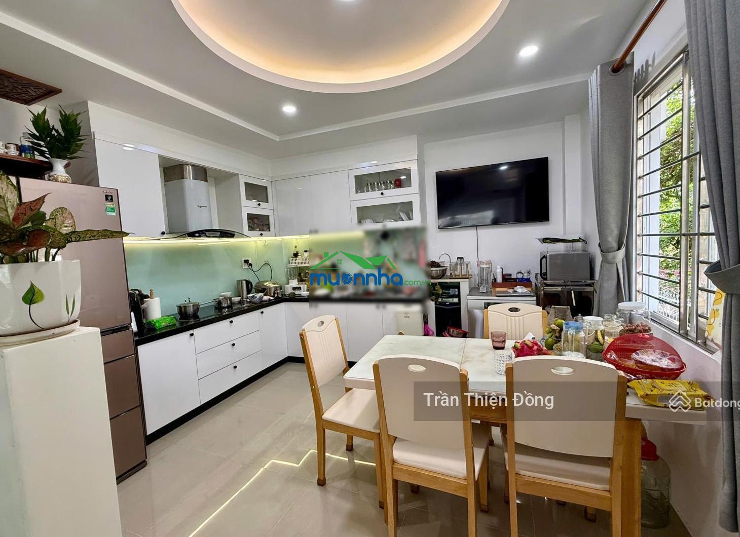 Chính chủ gấp bán hxh thích quảng đức, p5 - phú nhuận - 5 tầng (3,95x10.3m) cn = 41.4m2. chỉ 9,7 tỷ