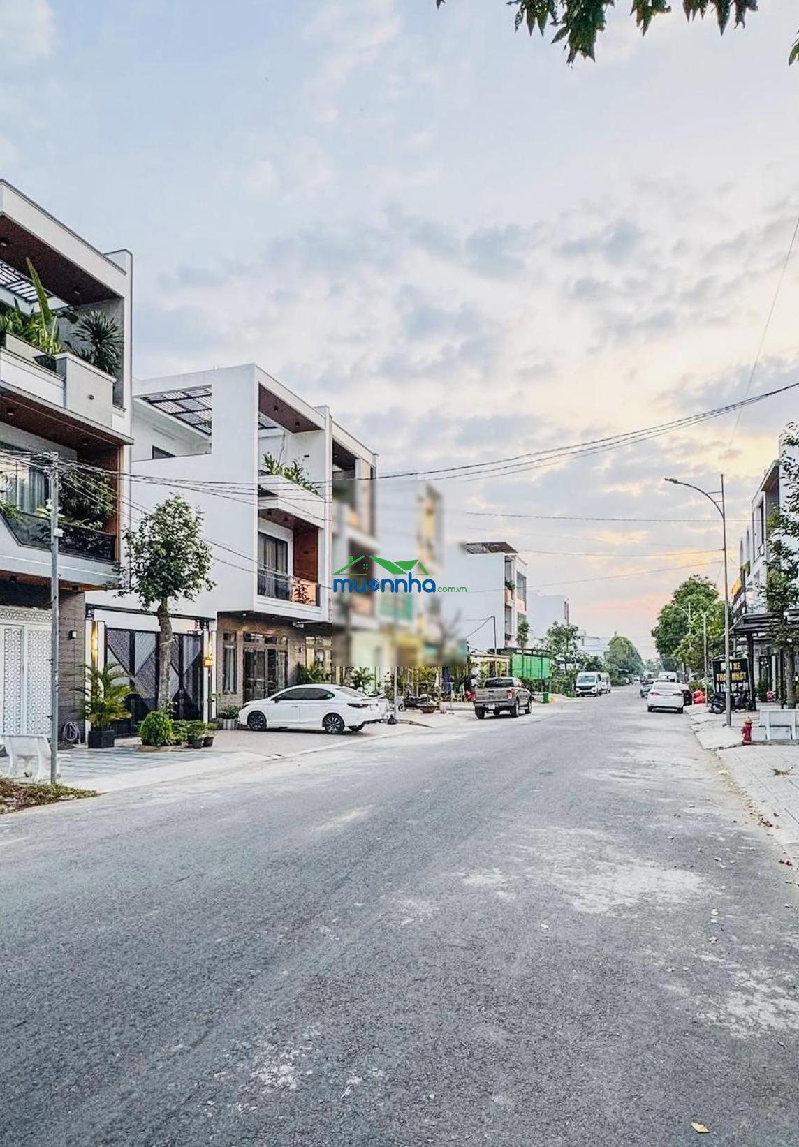 Chủ cần bán gấp, xây ở được 3 năm - 4