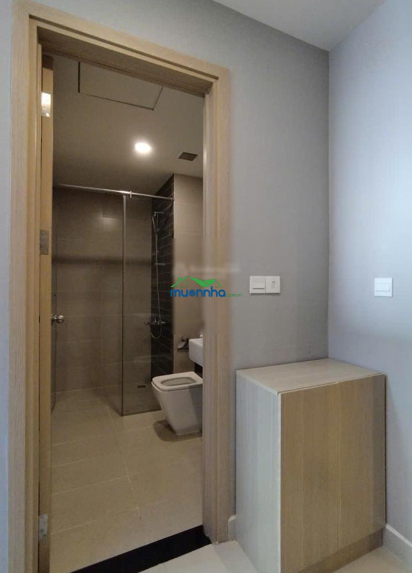 Đảm bảo nhà như hình, studio sunrise cityview thích hợp vừa làm vừa ở giá 10tr/tháng