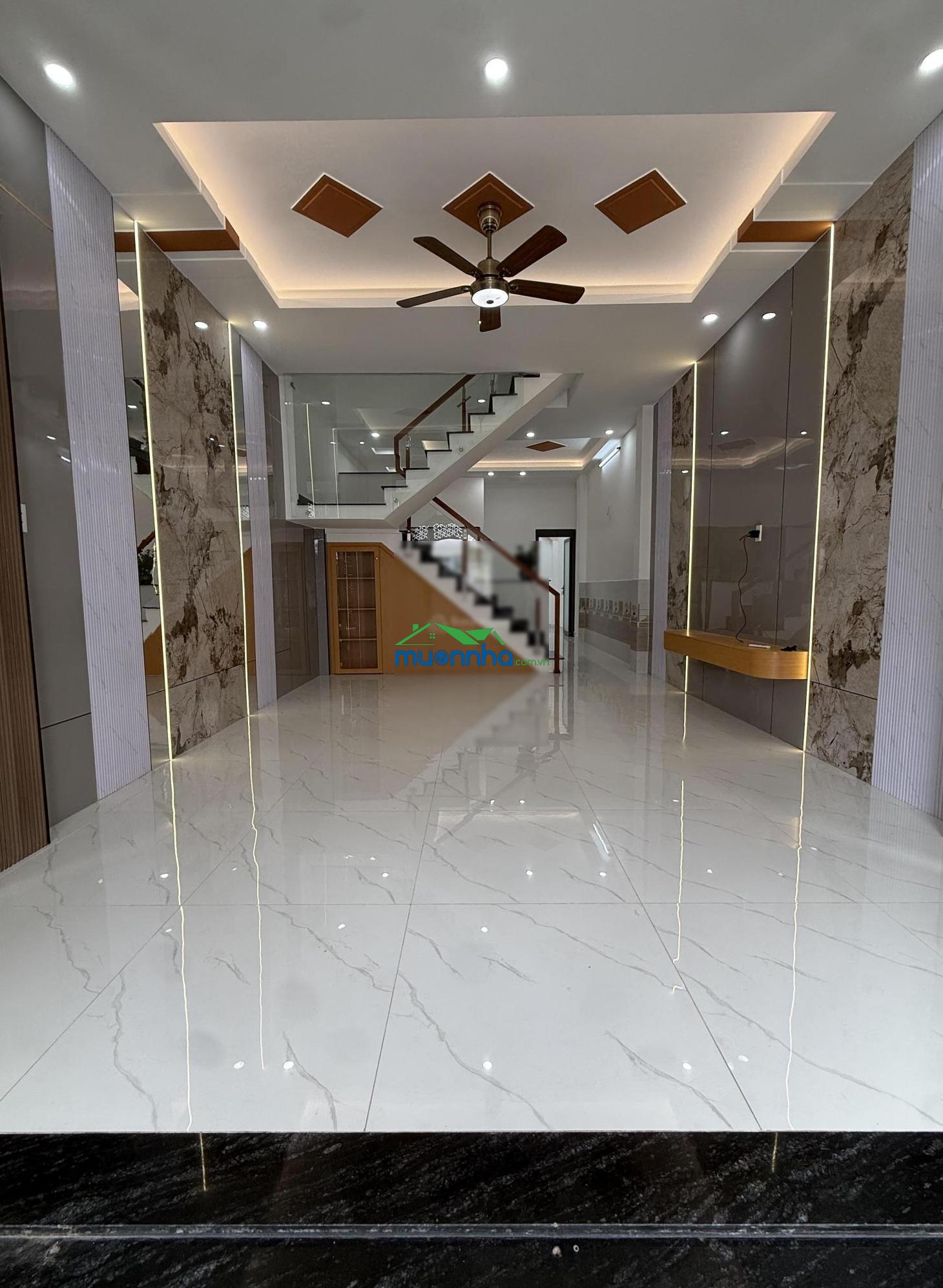 Bình tân- nhà đẹp ở ngay - hẻm thông 5m - dt khủng ngang 4,5m x 17m- 4 phòng ngủ - giá chỉ 5 tỷ tl