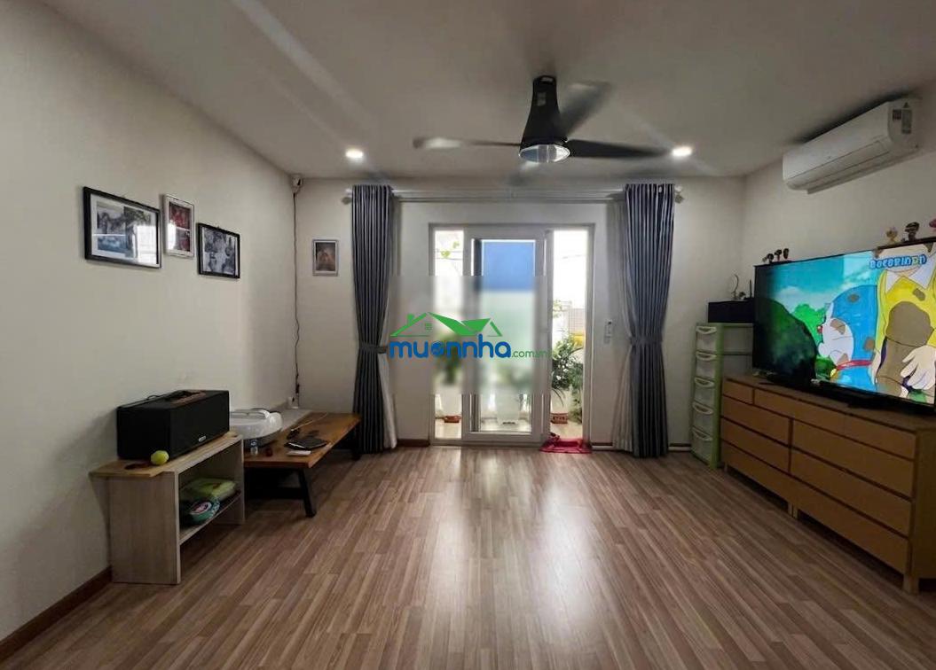 Cho thuê căn hộ diamond riverside 85m2 2pn 2wc. nhà sạch sẽ, sẵn nội thất. giá thuê: 12 triệu