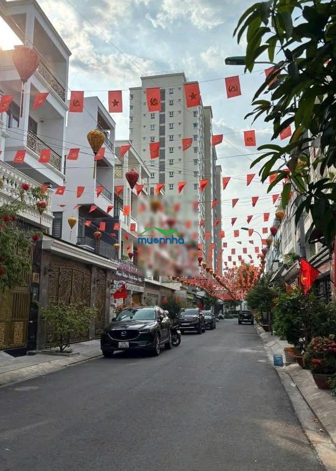 Hẻm ô tô thông dương quảng hàm - gần emart. 100m² - 5 tầng.