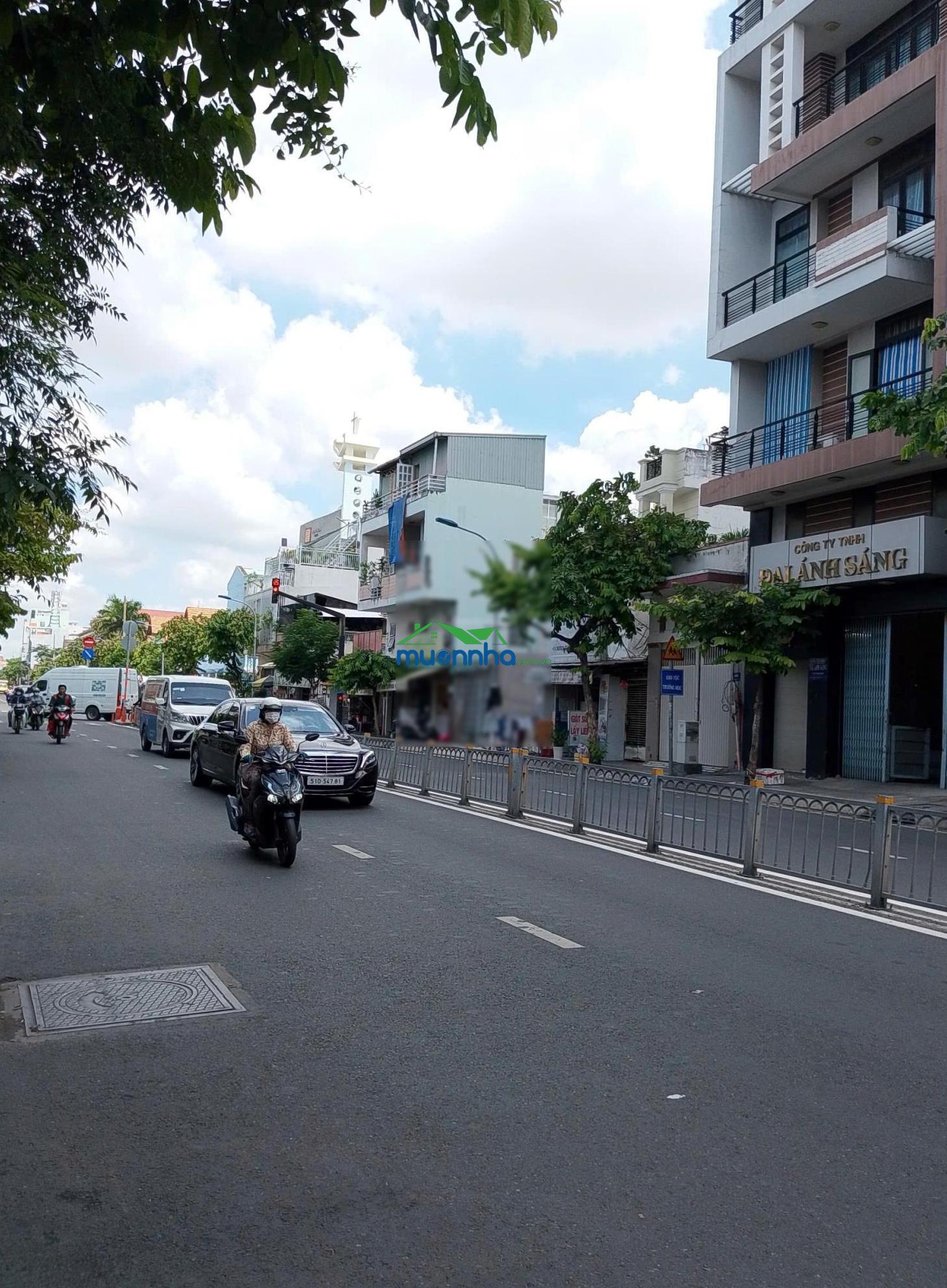 Nhà phạm văn chí - quận 6 - 68m2 - 3 tầng - 4 phòng ngủ - hẻm xe hơi - 6.x tỷ - 3