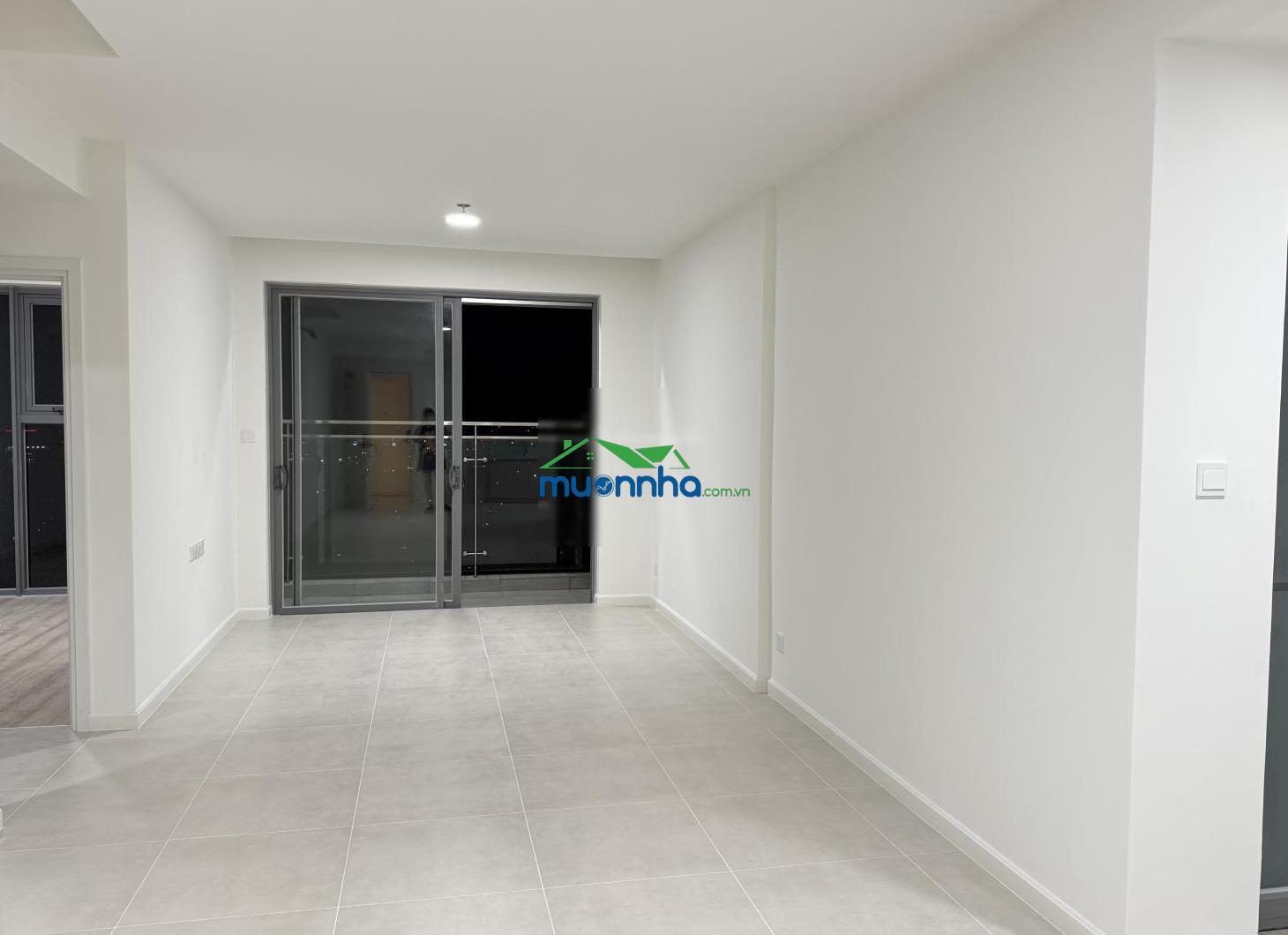 Bán căn 2pn 84m2 sang sổ hồng. 5tỷ990 rẻ nhất tại urban green. call em nhâm xem nhà ngay