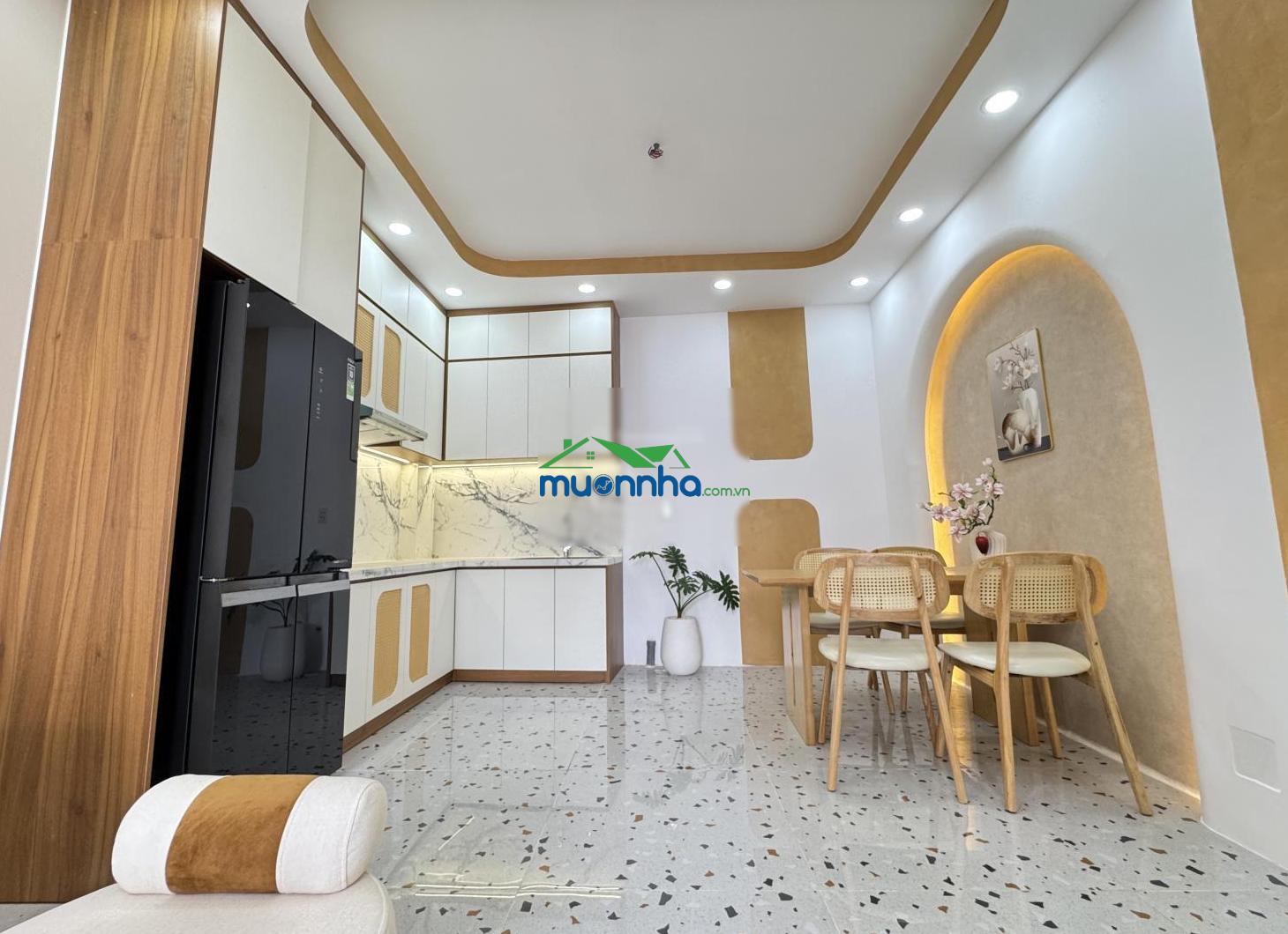 Rẻ - diện tích lớn- ngang nhà rộng 4m- gần chợ hạnh thông tây- hẻm thông- nhà mới cứng - 2