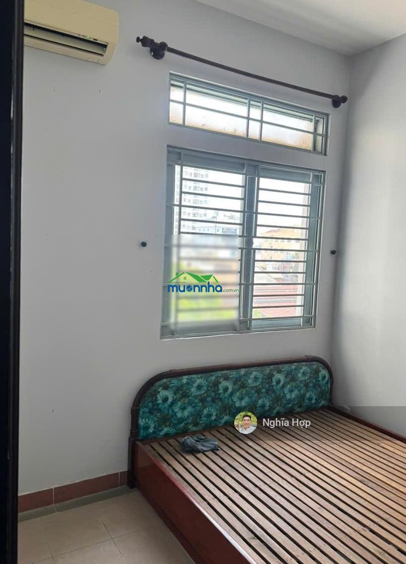 Chủ nhà cho thuê căn hộ 312 lạc long quân, 2 phòng, 1 nhà vệ sinh, có 1 số nội thất, ở ngay