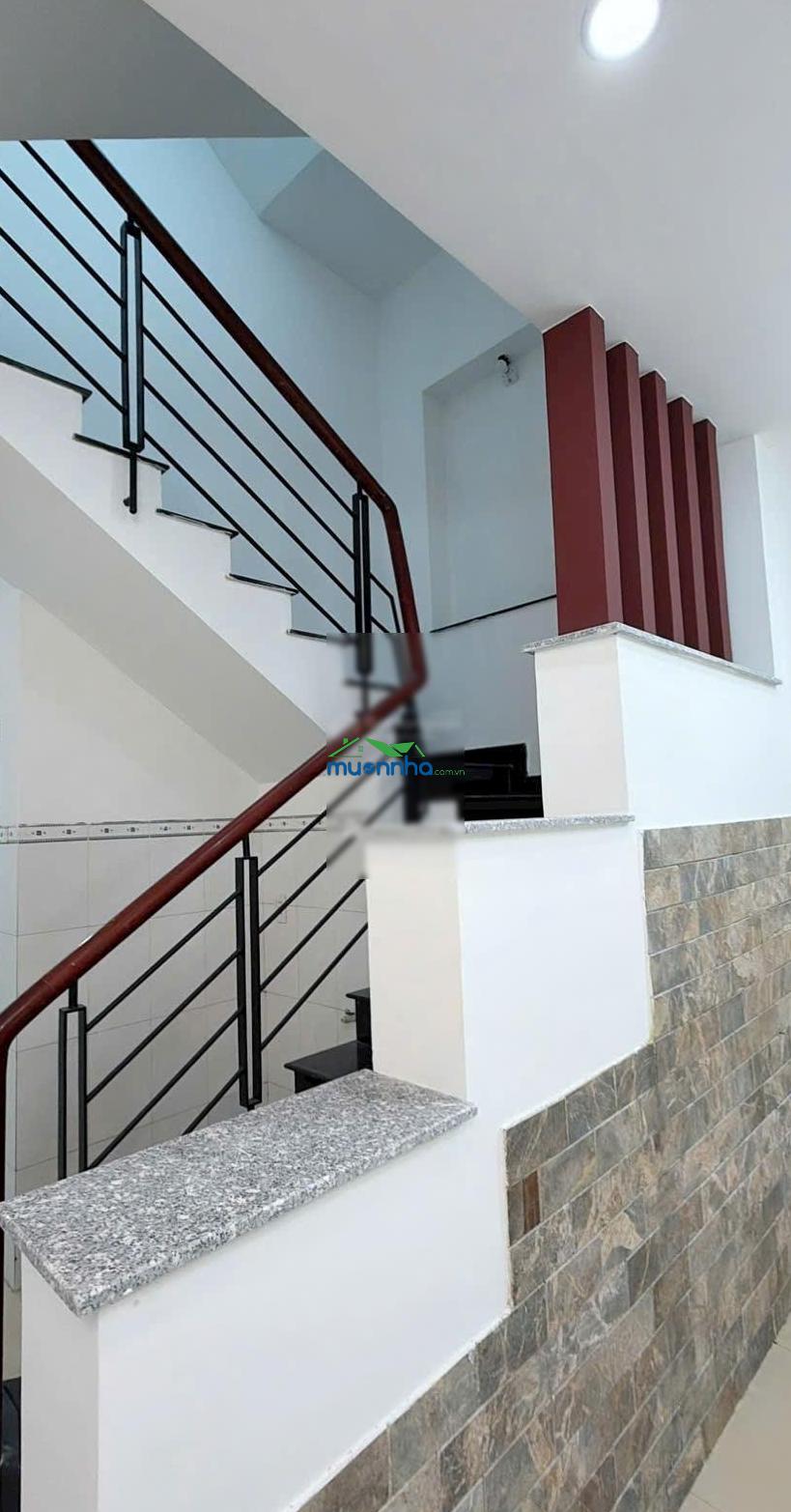 Ngay chợ phú bình quận 11 nhà khu phân lô đường thông thoáng dt 4mx12m - 2