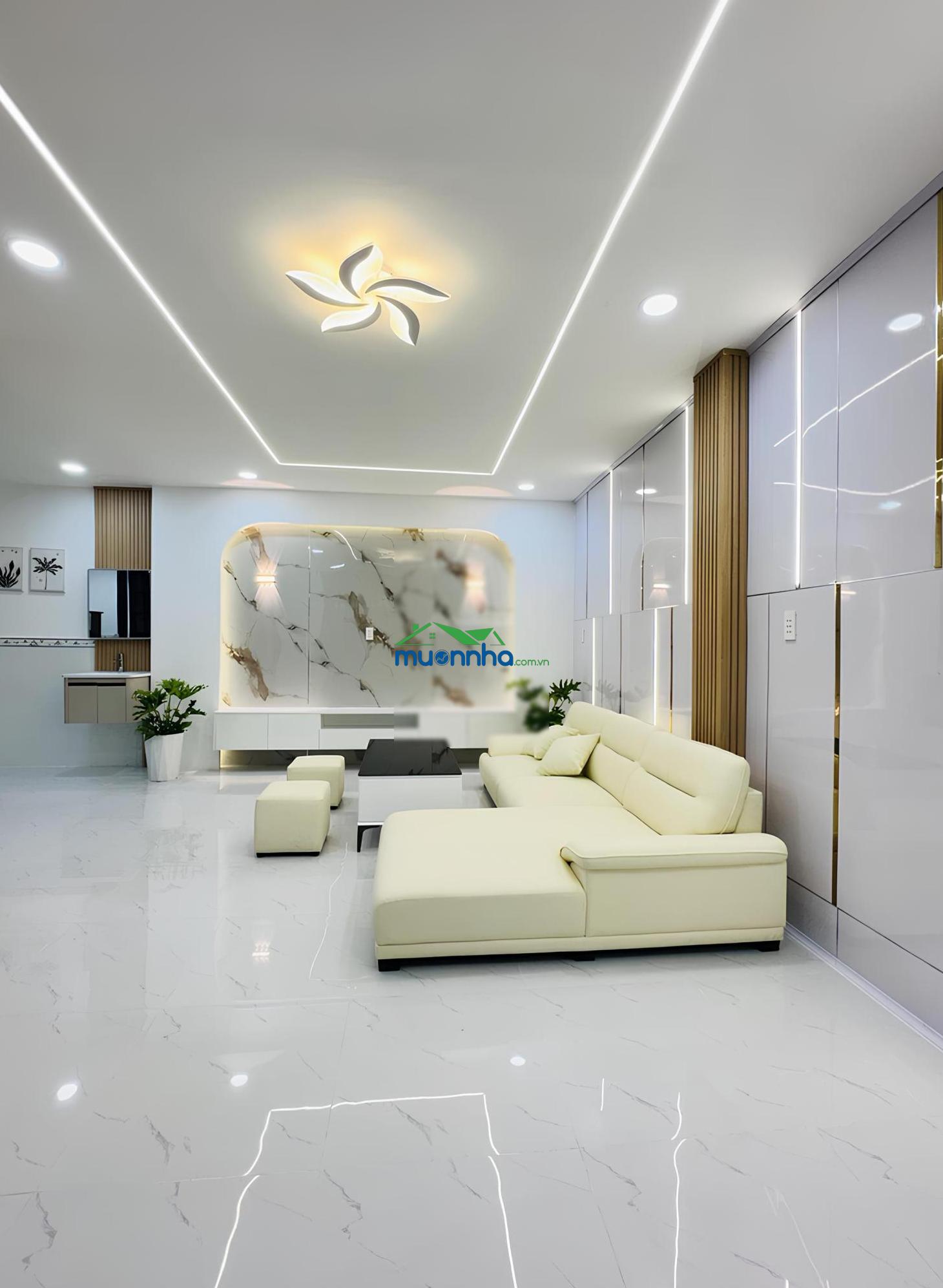 Đường 6m, hiếm ngang 8m, nhà 3 tầng, bình long
