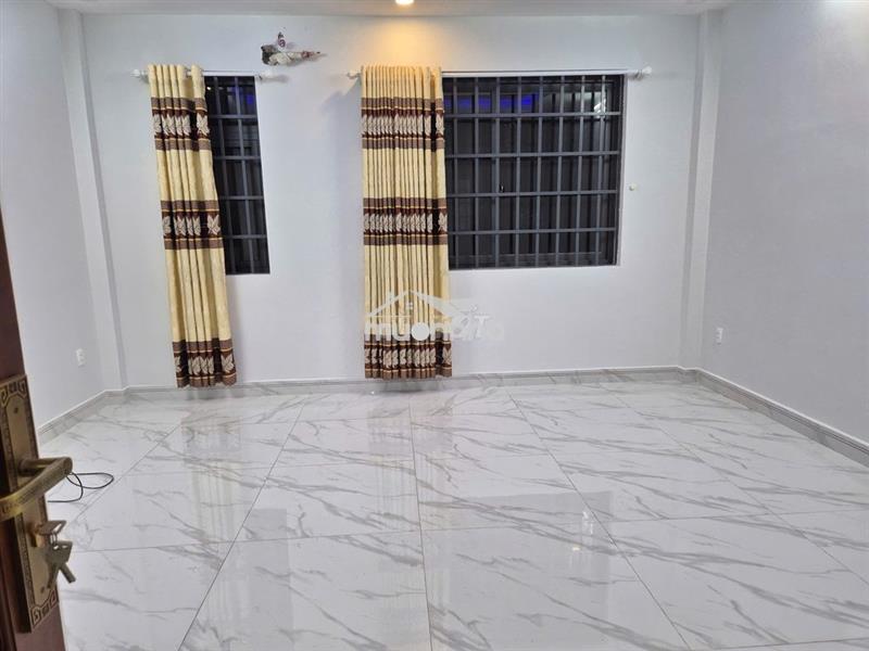 Bán nhà ngay view công viên dt 90m2 3 lầu có hầm giá chỉ 12.4 tỷ