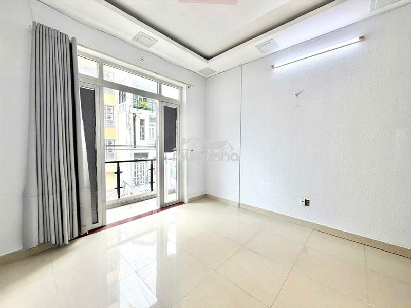 Studio ban công - cửa sổ siêu rẻ - kế siêu thị emart