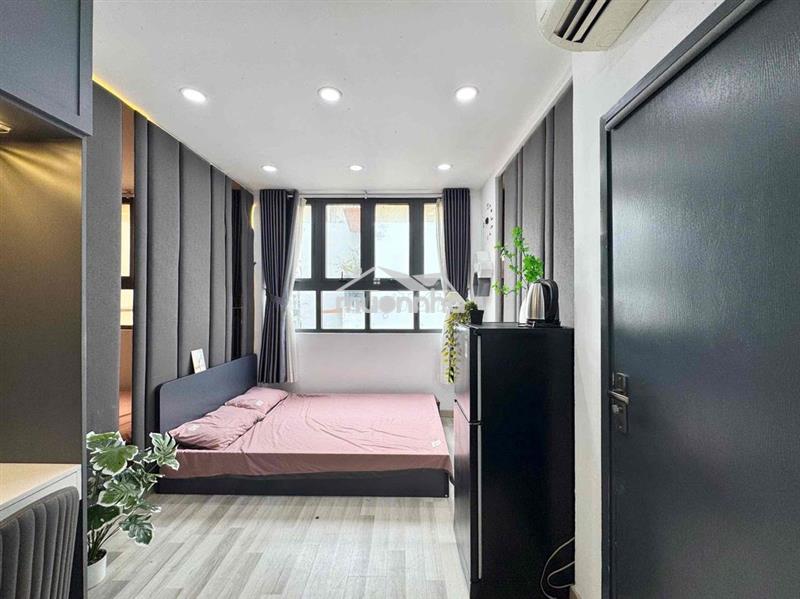 Cho thuê phòng cửa sổ lớn giá rẻ full nội thất mặt tiền bùi viện q1