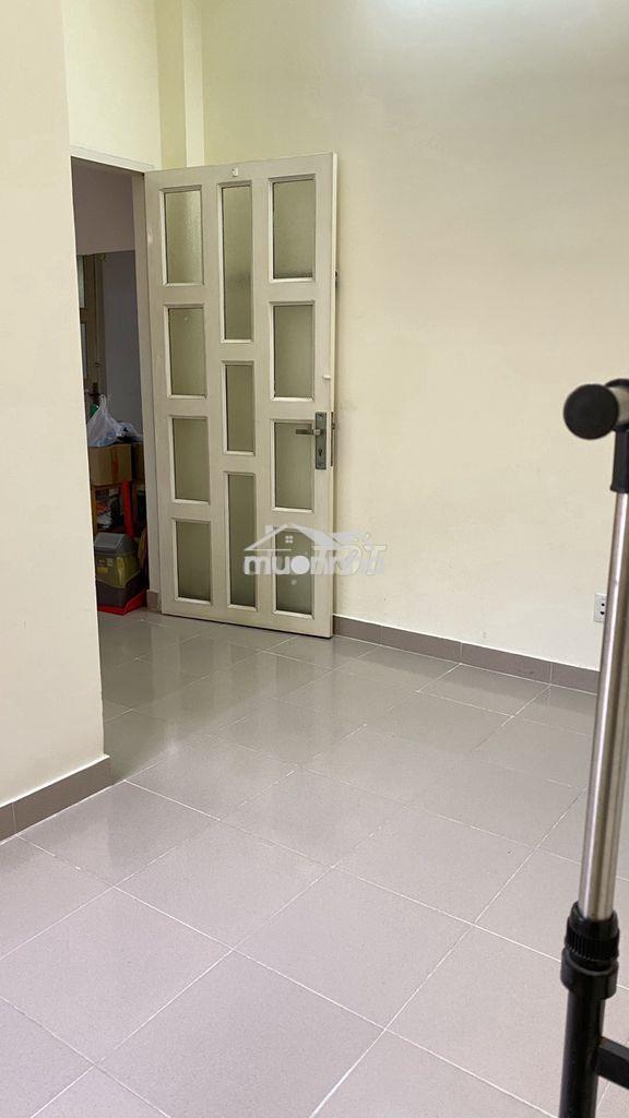 Quận 10, cho thuê phòng, tiện nghi, máy lạnh, toilet riêng, an ninh...