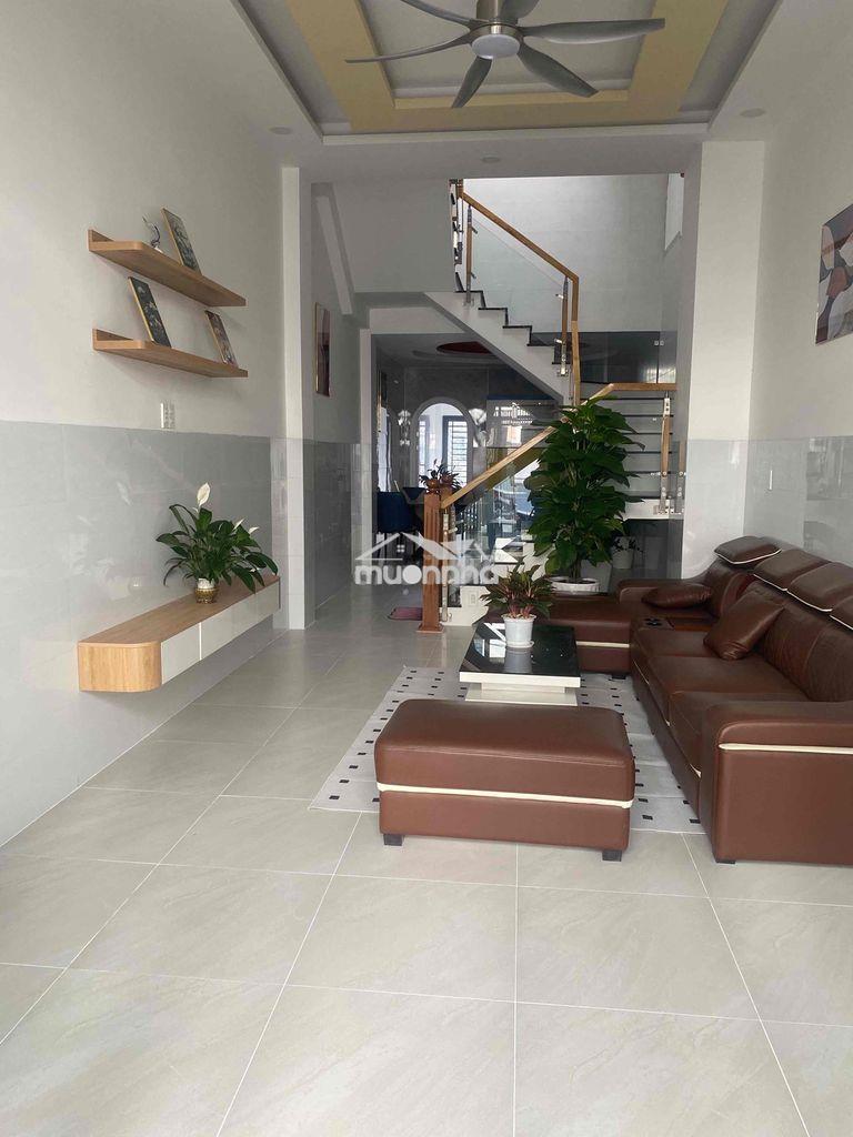 3 tầng, dt 83m2, sổ vuông, giá 6.x tỷ, lê trọng tấn