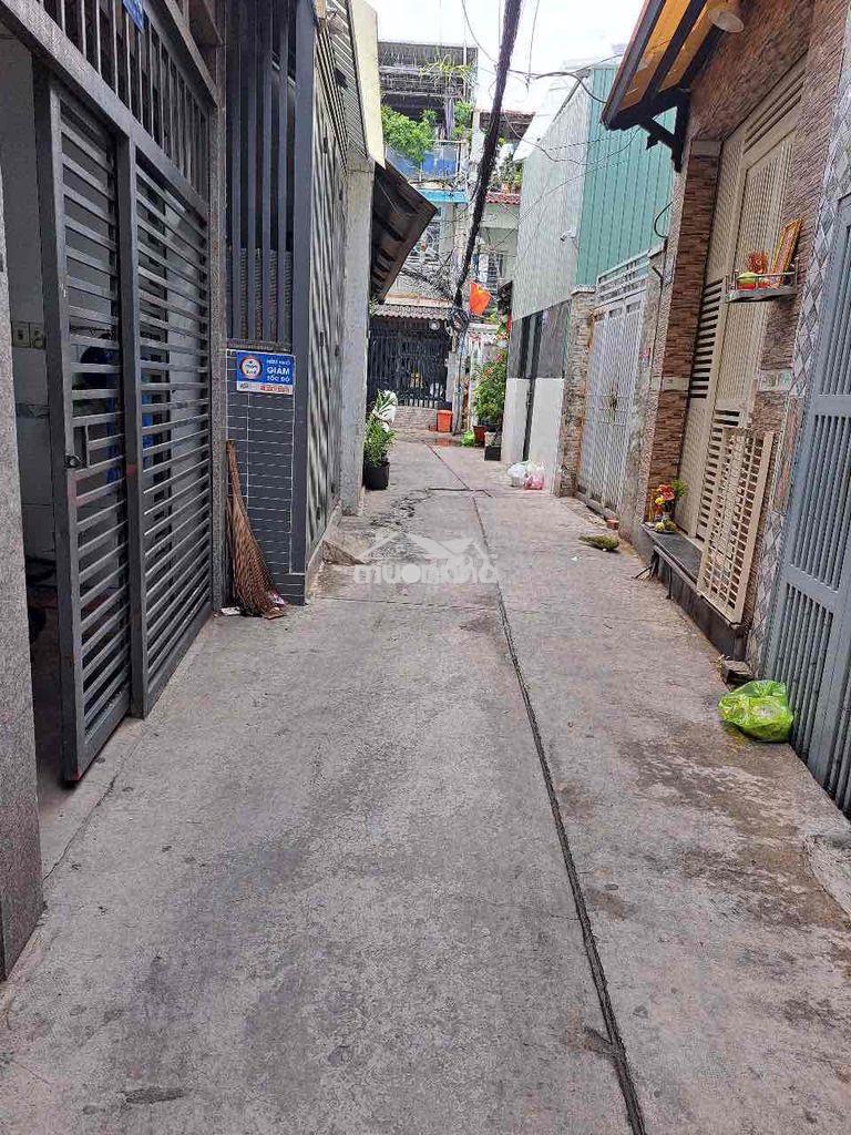 Nhà gần cầu chữ y