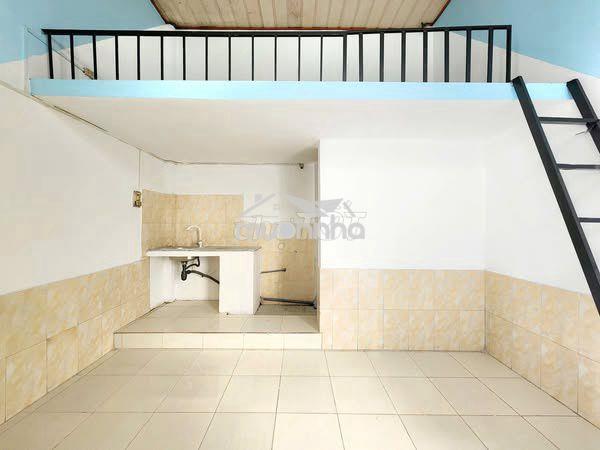 Phòng thoáng nguyễn tri phương gần cầu linh xuân- giờ thoải mái-nhà xe