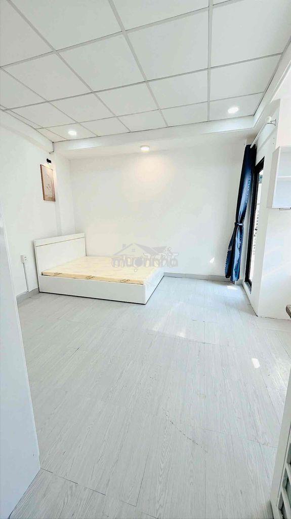 Phòng ban công siêu đẹp view chill nguyễn thượng hiền,p5, phú nhuận
