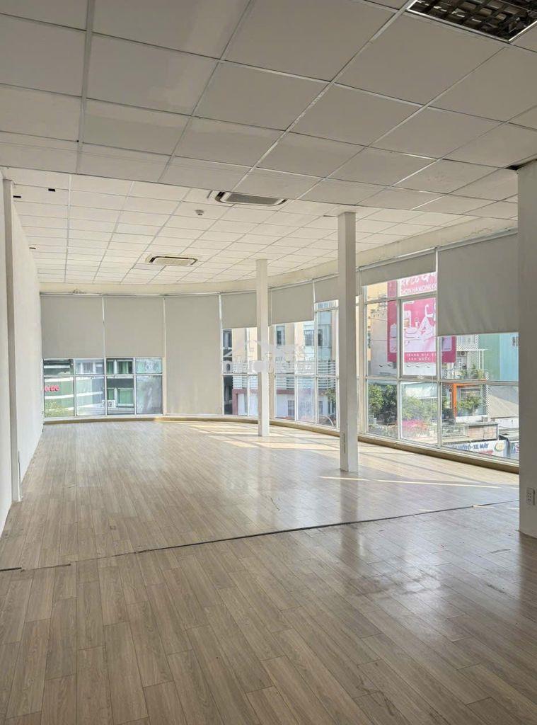 Văn phòng phú nhuận 188m2 giá 50 triệu/tháng tòa nhà hoàng văn thụ