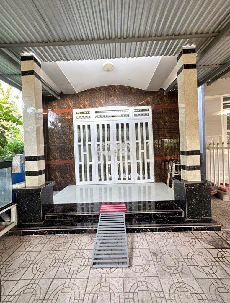 Bán nhà cấp 4  ở ngay tân phú trung, củ chi, 116m2 giá chỉ 700tr